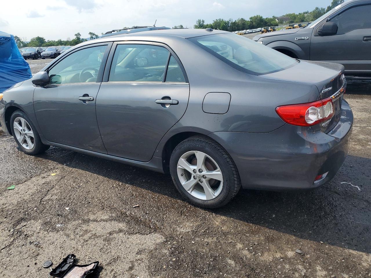 2013 Toyota Corolla Le Gray vin: 2T1BU4EEXDC021605