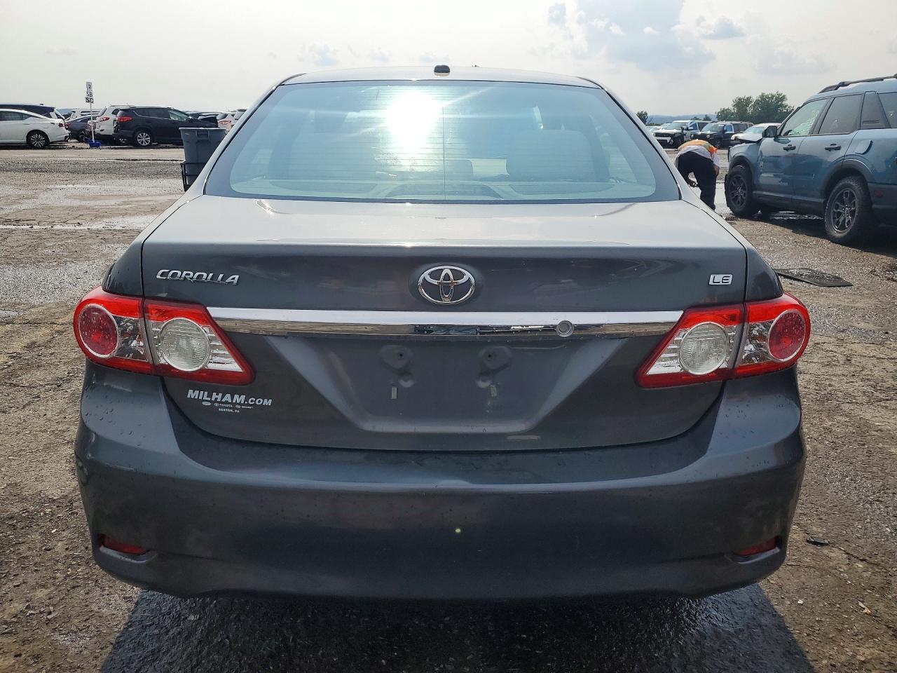 2013 Toyota Corolla Le Gray vin: 2T1BU4EEXDC021605