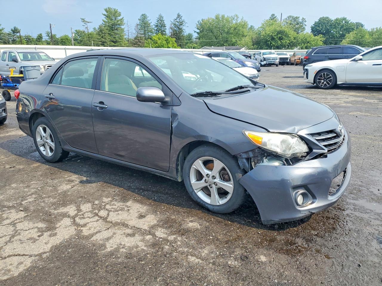 2013 Toyota Corolla Le Gray vin: 2T1BU4EEXDC021605