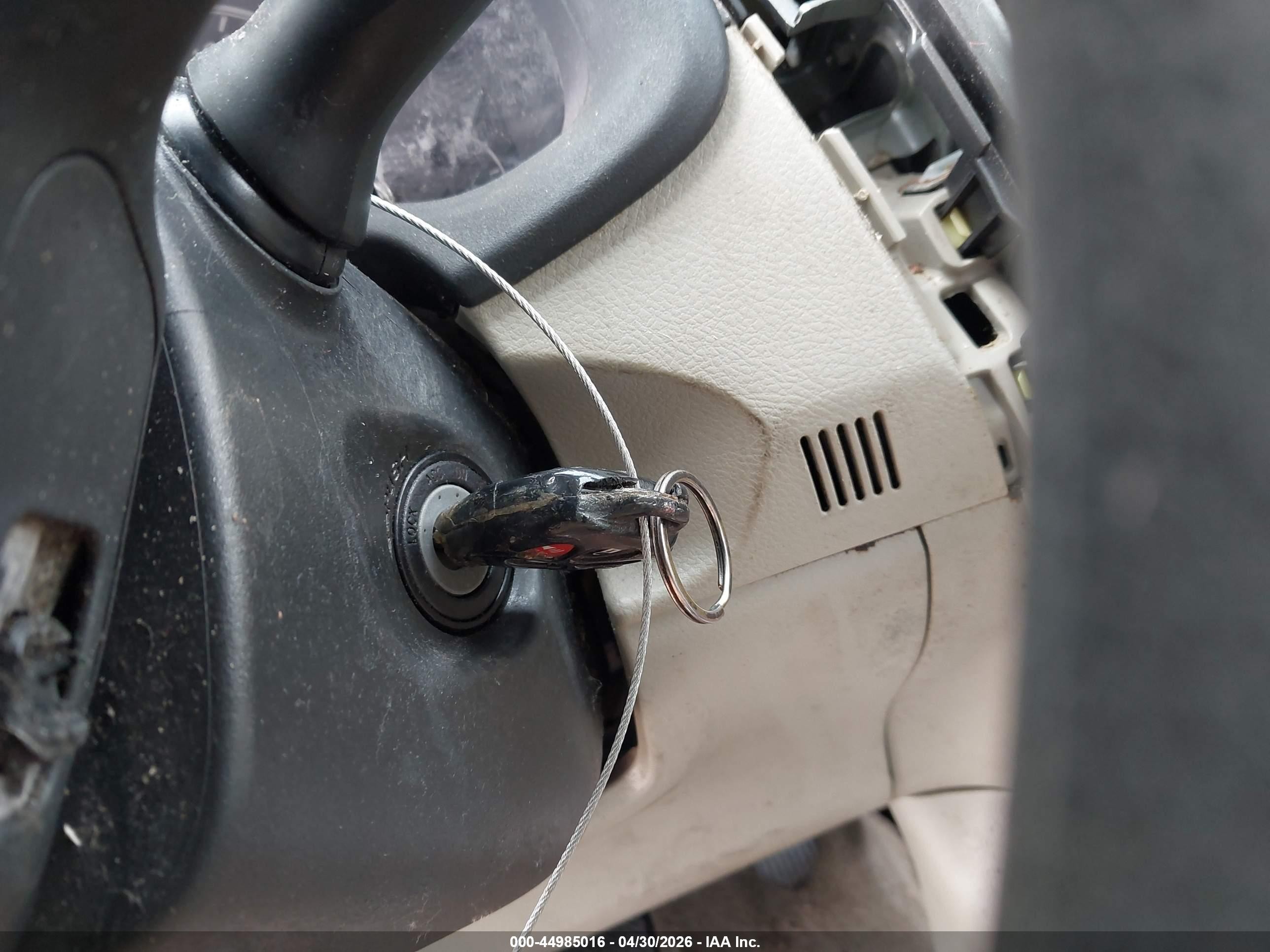 2013 Toyota Corolla Le Золотой vin: 2T1BU4EEXDC023645