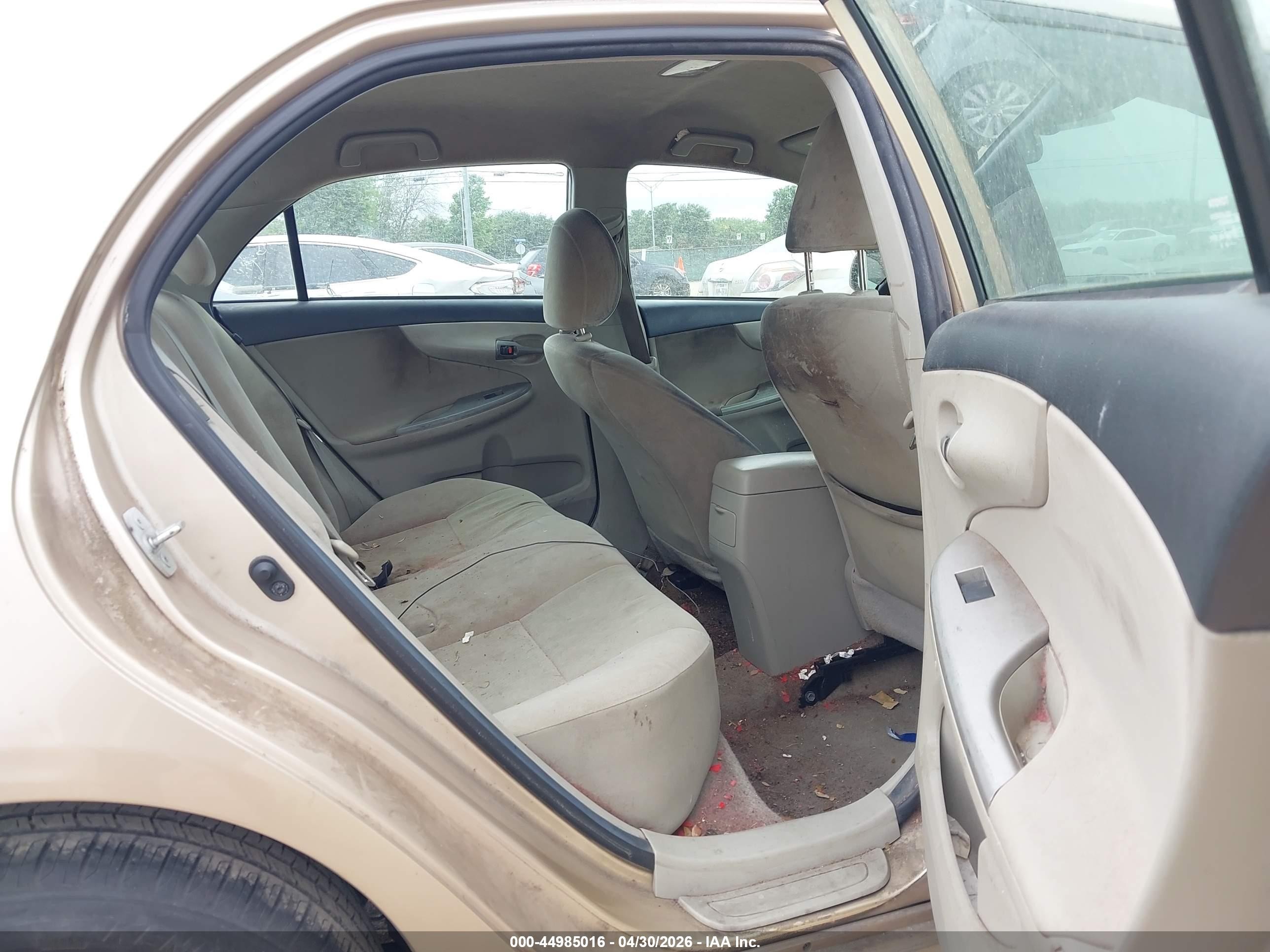 2013 Toyota Corolla Le Золотой vin: 2T1BU4EEXDC023645