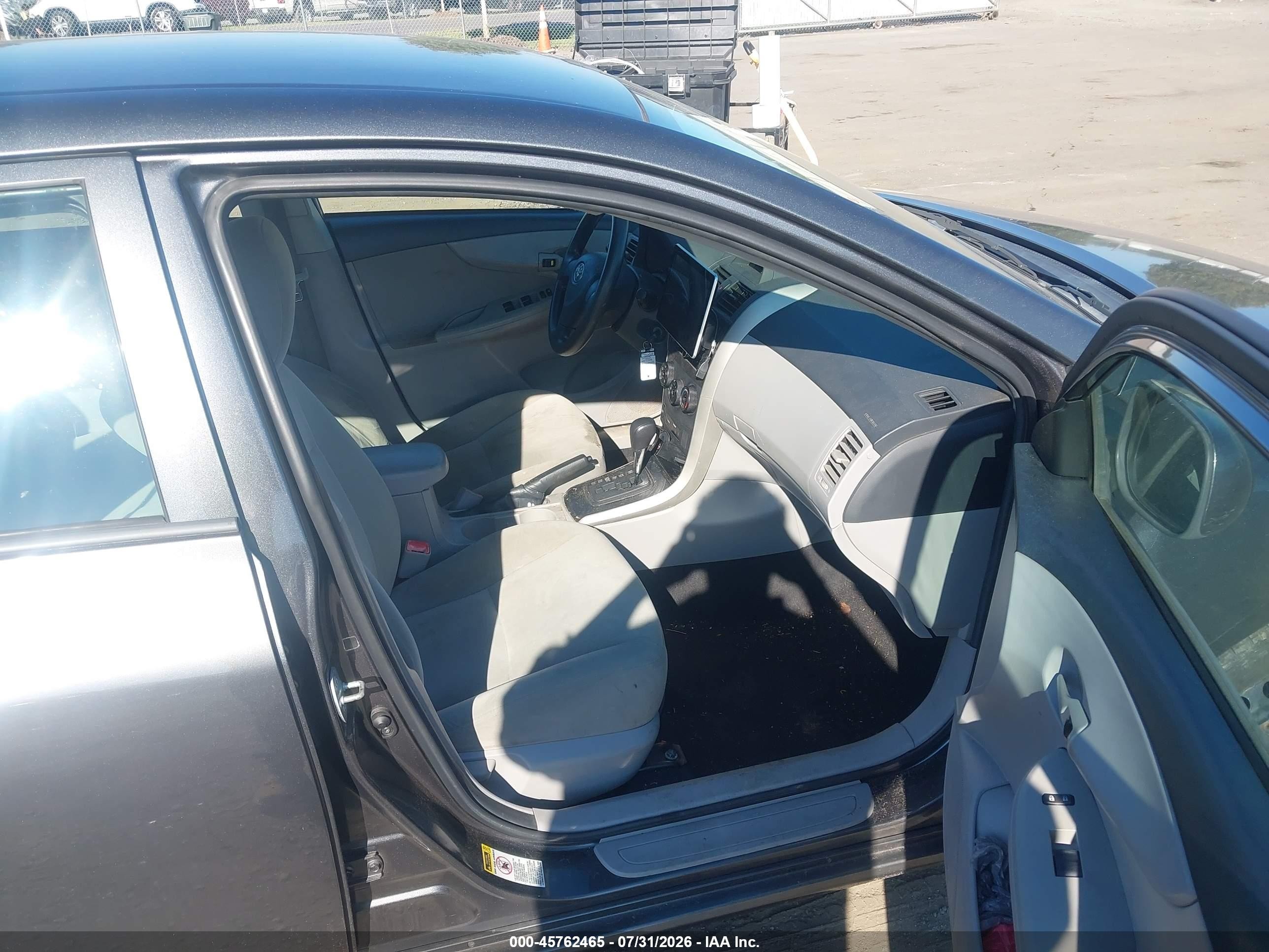 2013 Toyota Corolla L Gray vin: 2T1BU4EEXDC058444