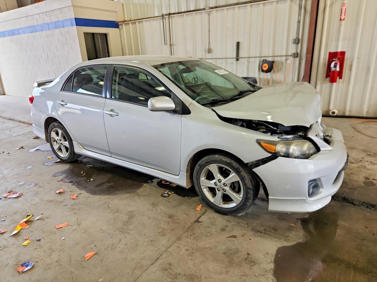 2013 Toyota Corolla S Silver vin: 2T1BU4EEXDC062882