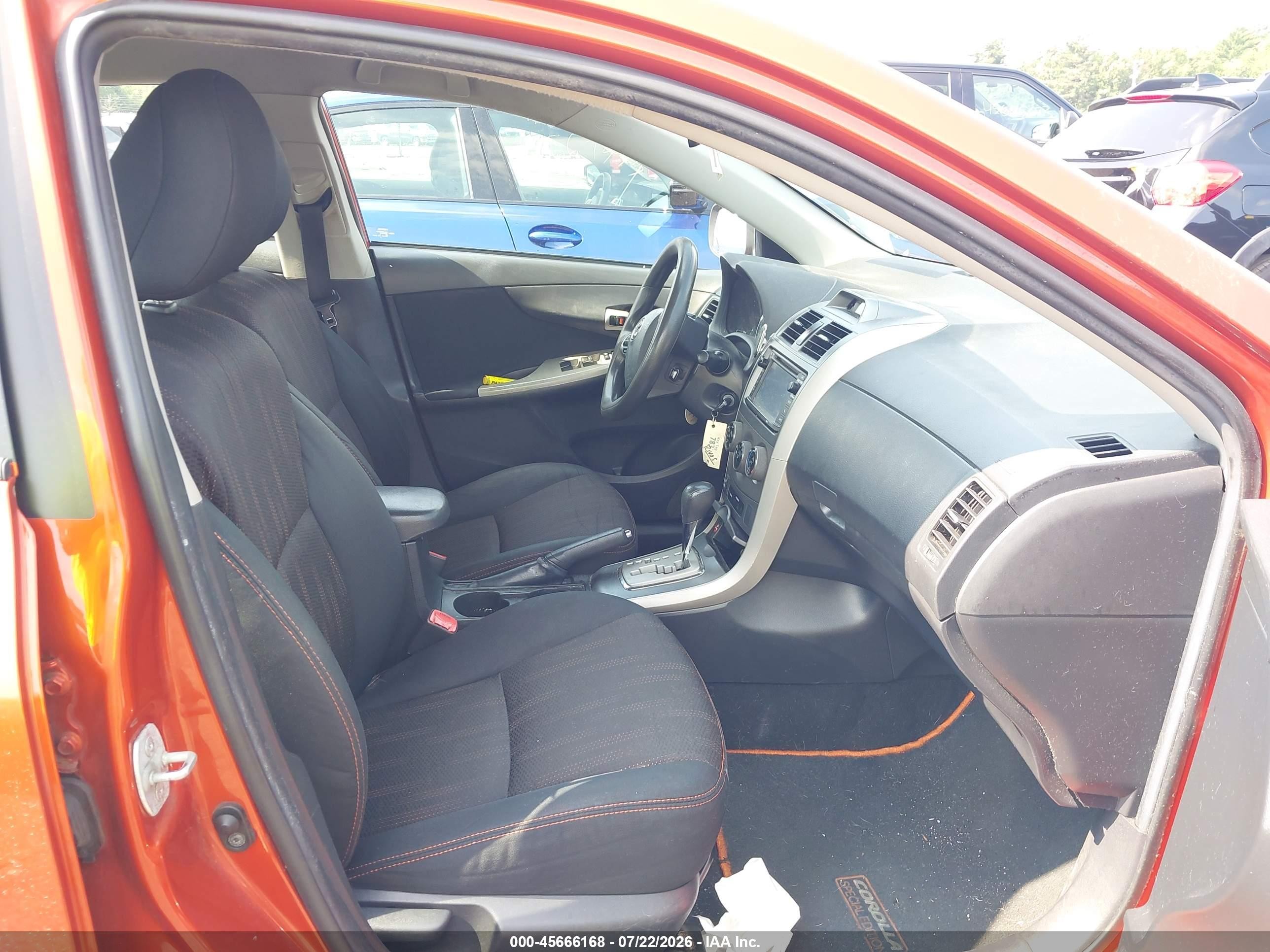2013 Toyota Corolla S Special Edition Orange vin: 2T1BU4EEXDC086115