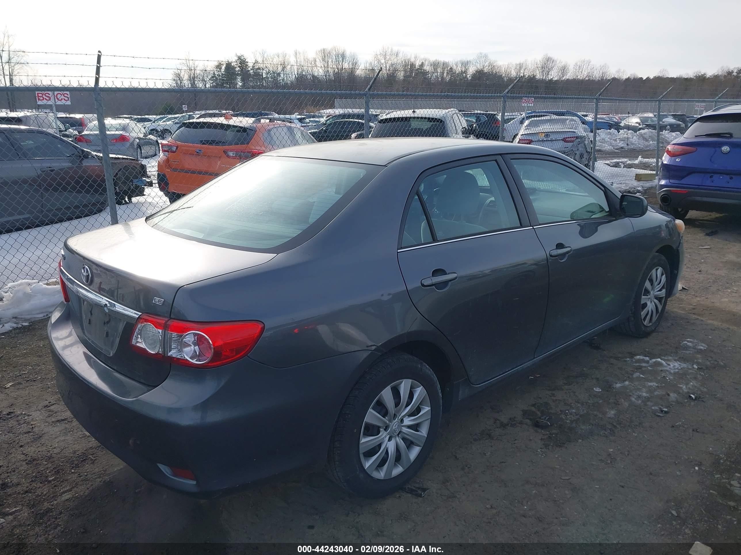 2013 Toyota Corolla Le Gray vin: 2T1BU4EEXDC090892