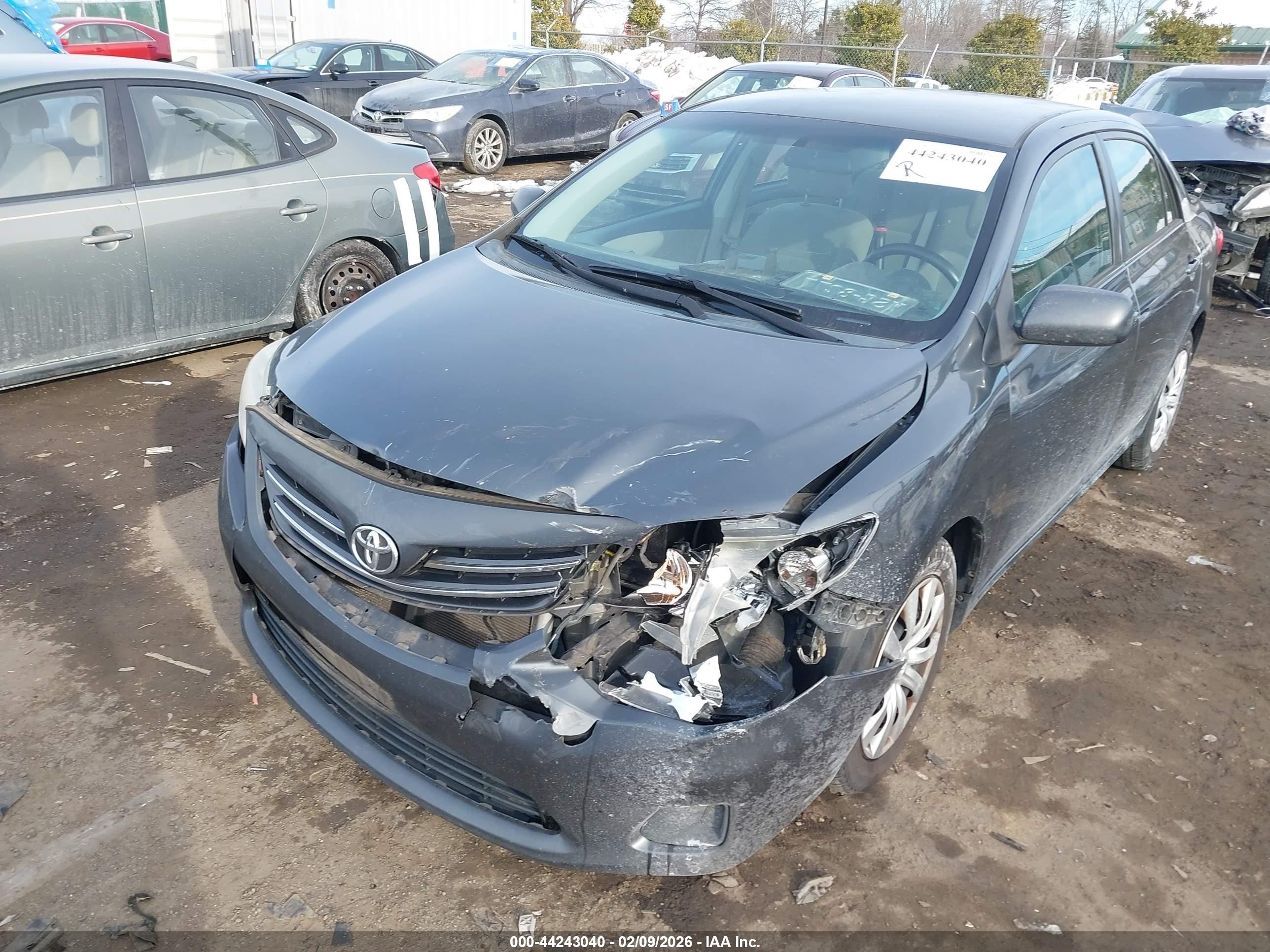 2013 Toyota Corolla Le Gray vin: 2T1BU4EEXDC090892