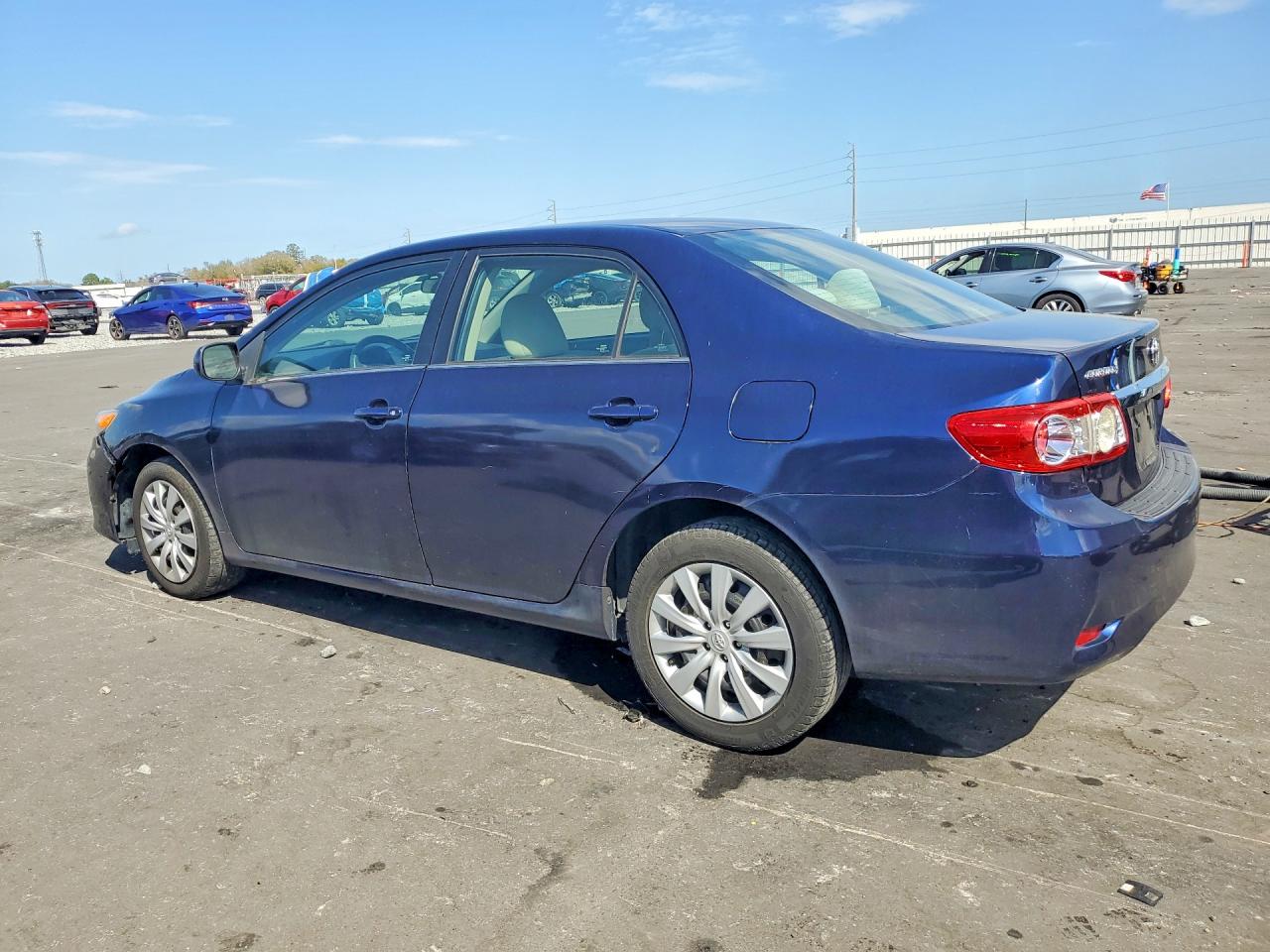 2013 Toyota Corolla Le Blue vin: 2T1BU4EEXDC091363