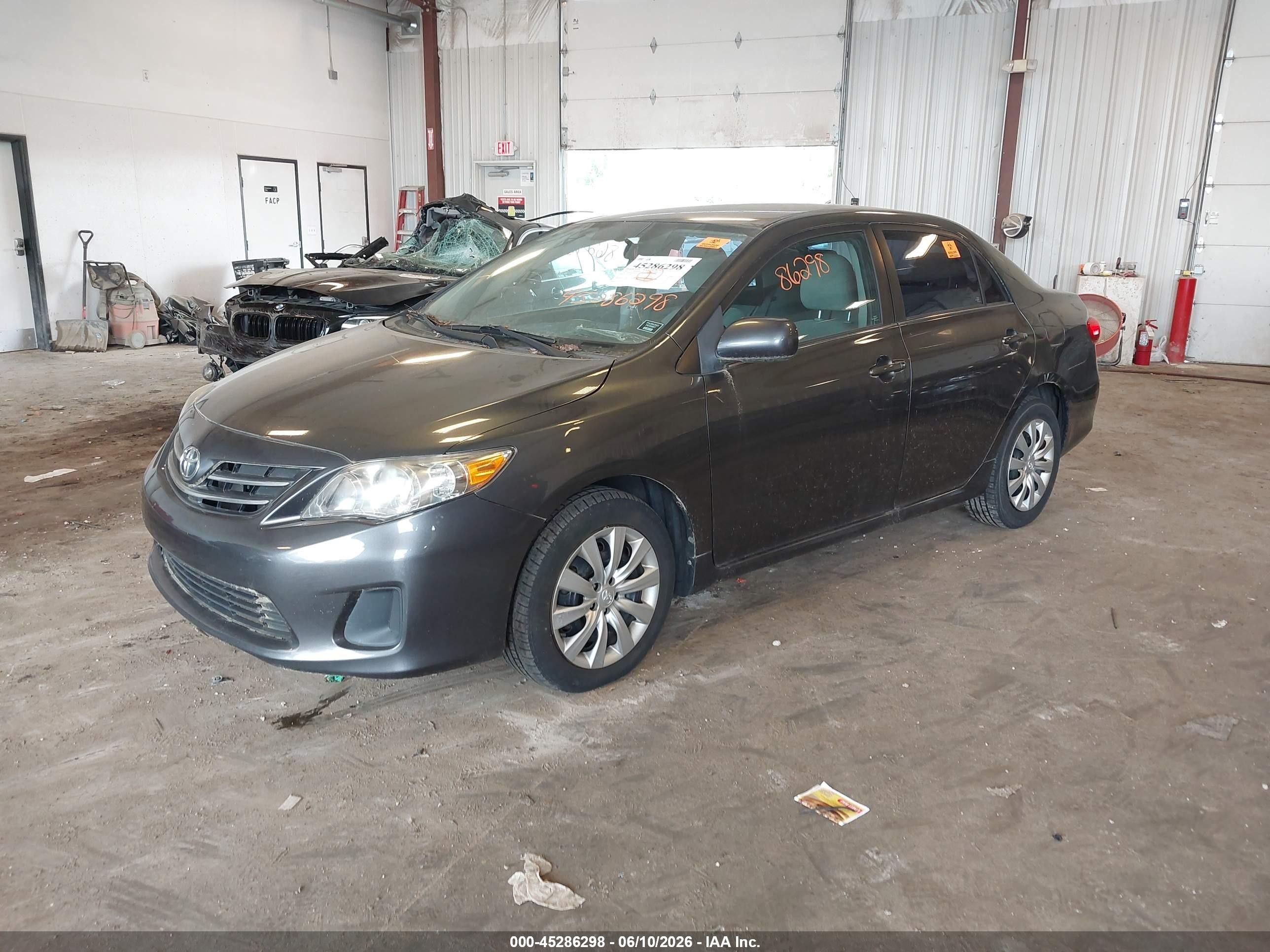 2013 Toyota Corolla Le Gray vin: 2T1BU4EEXDC092335