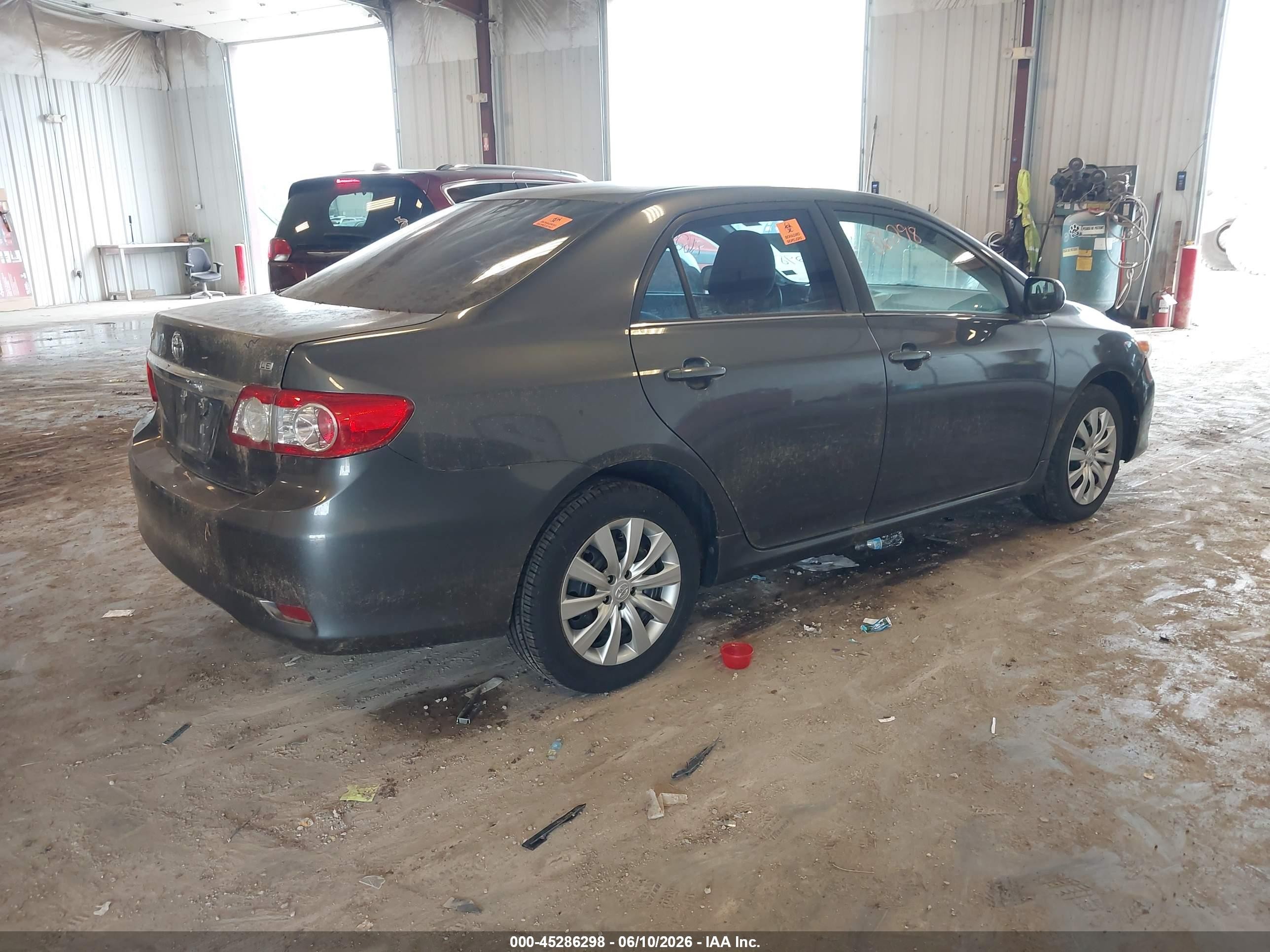 2013 Toyota Corolla Le Gray vin: 2T1BU4EEXDC092335