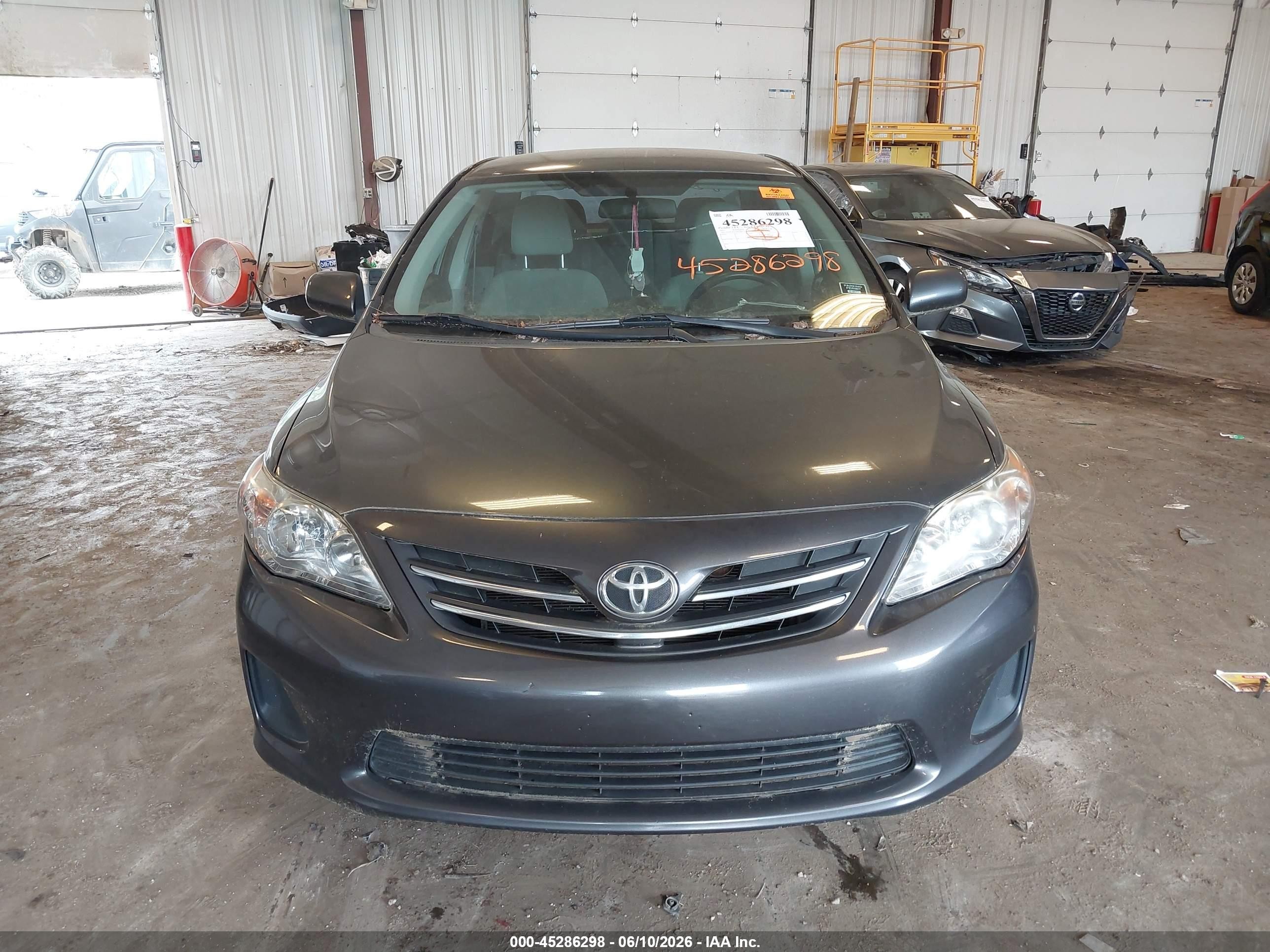 2013 Toyota Corolla Le Gray vin: 2T1BU4EEXDC092335