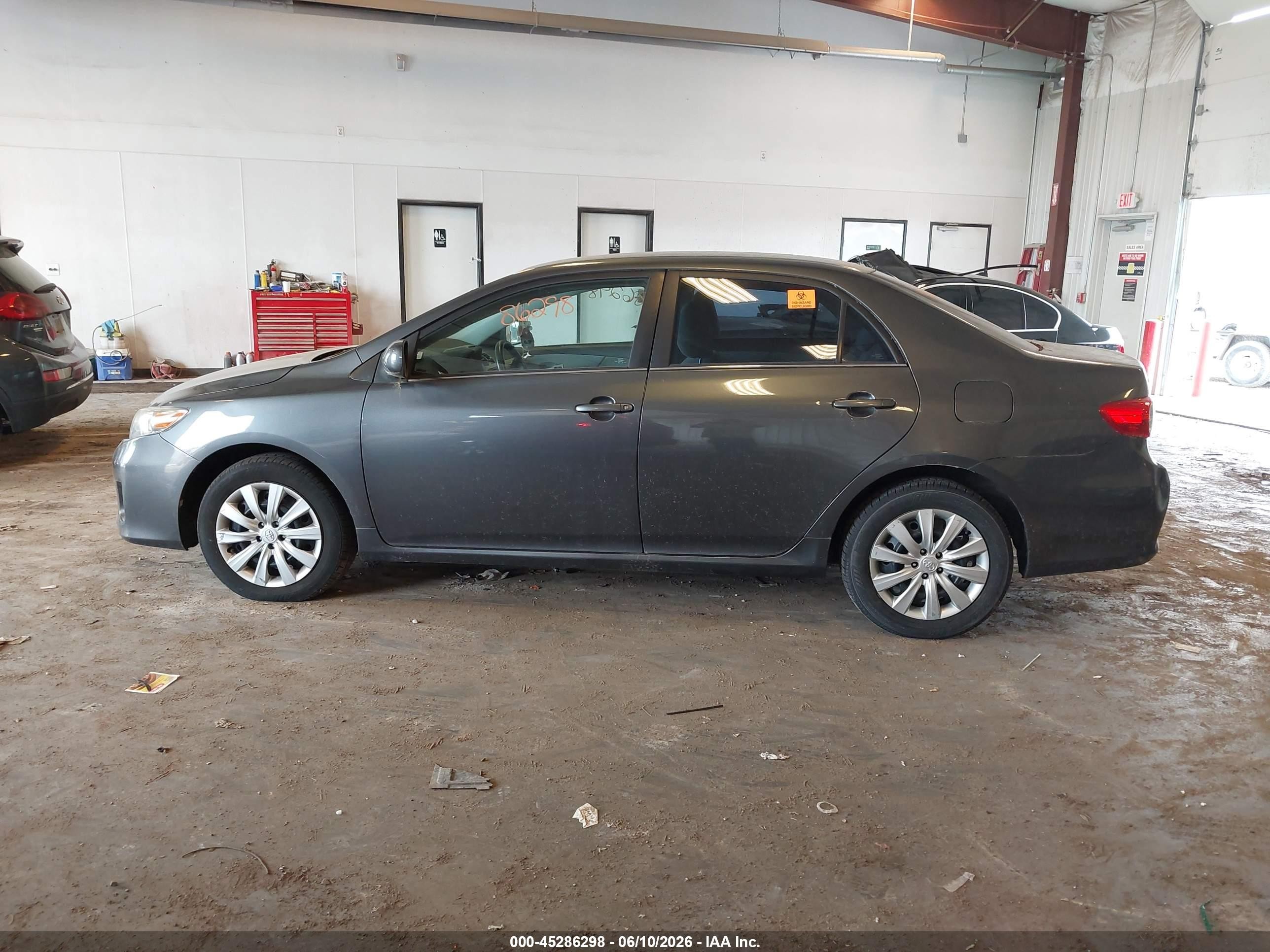 2013 Toyota Corolla Le Gray vin: 2T1BU4EEXDC092335