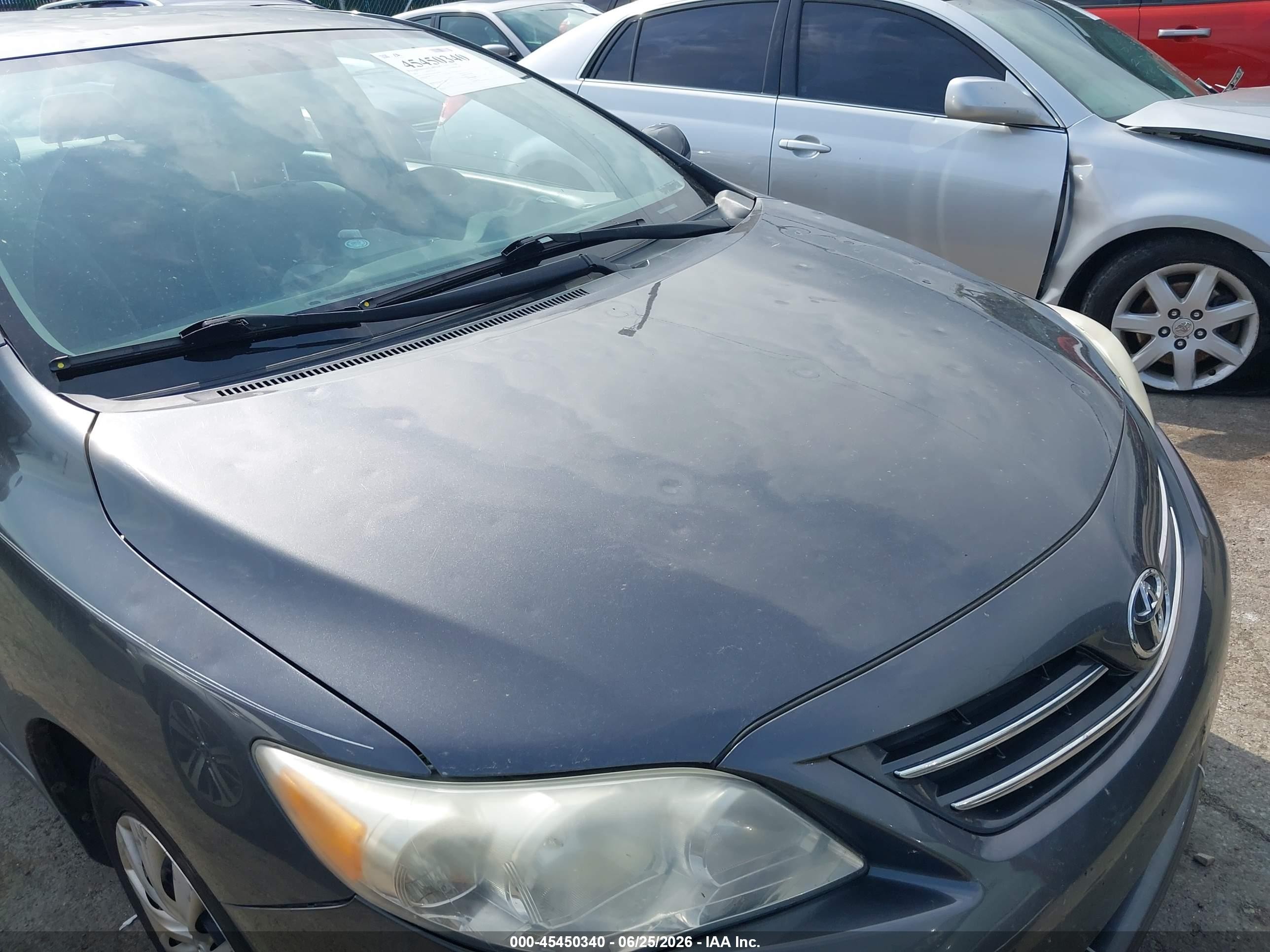 2013 Toyota Corolla Le Gray vin: 2T1BU4EEXDC104399