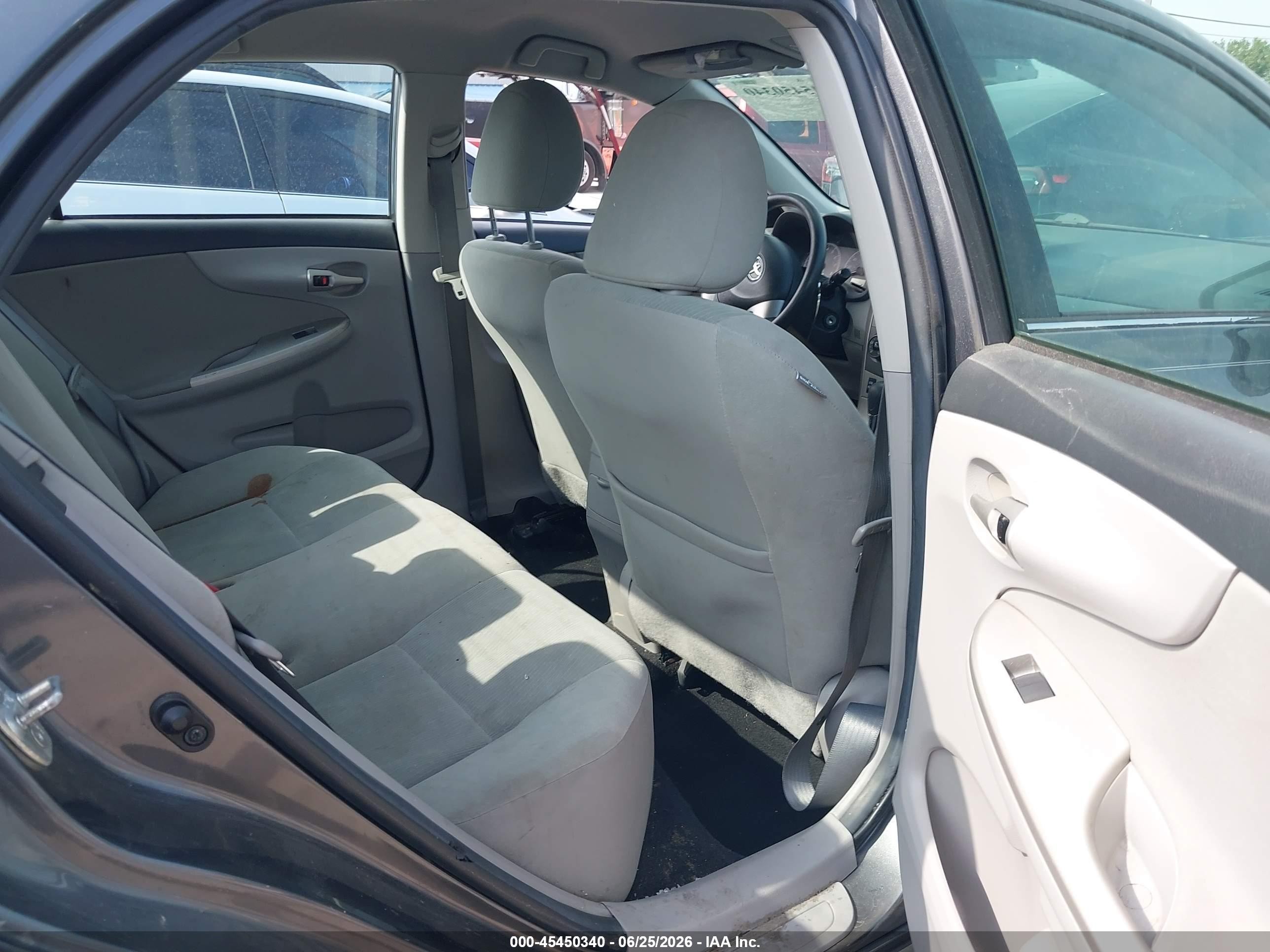 2013 Toyota Corolla Le Gray vin: 2T1BU4EEXDC104399