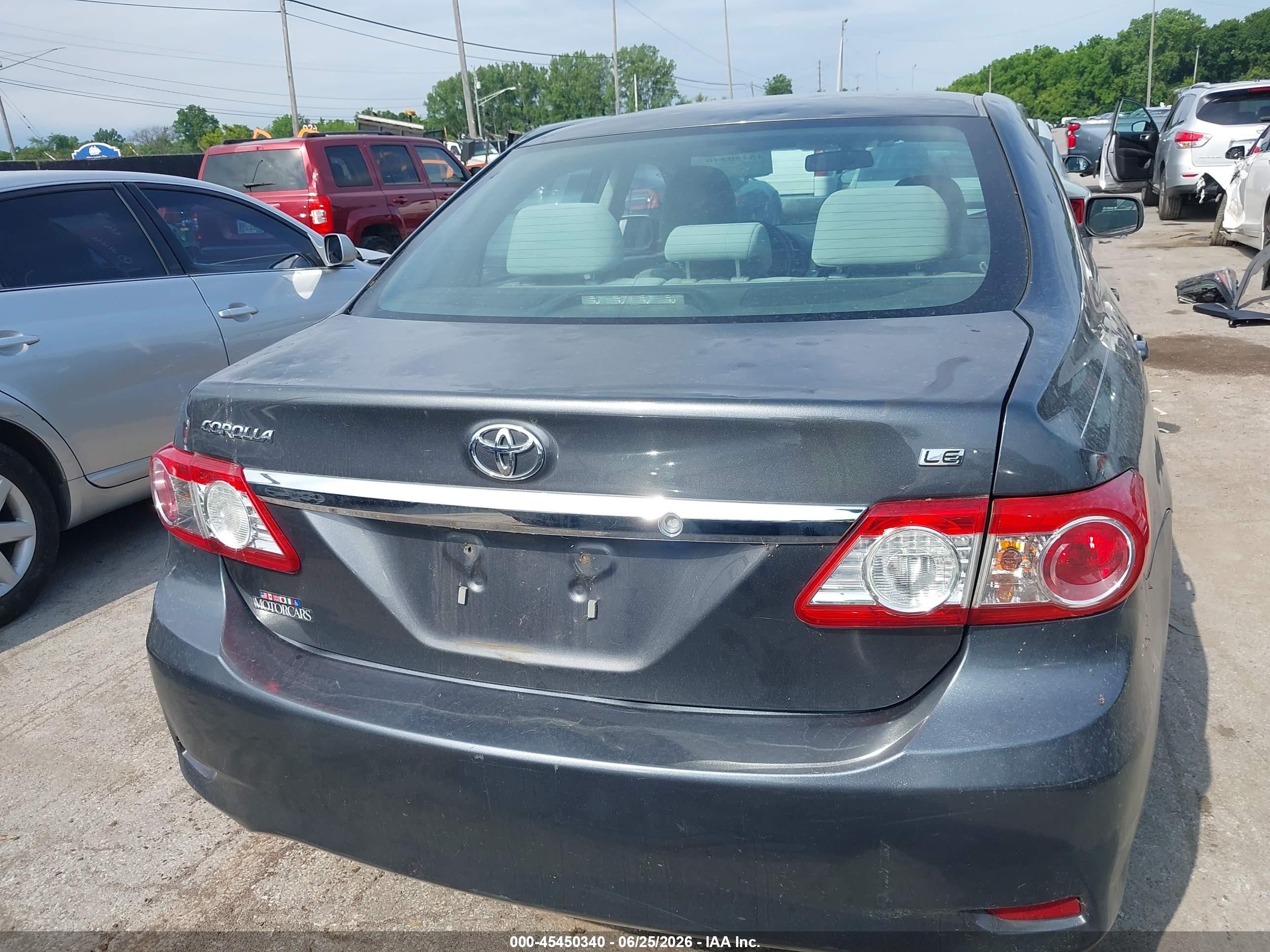 2013 Toyota Corolla Le Gray vin: 2T1BU4EEXDC104399