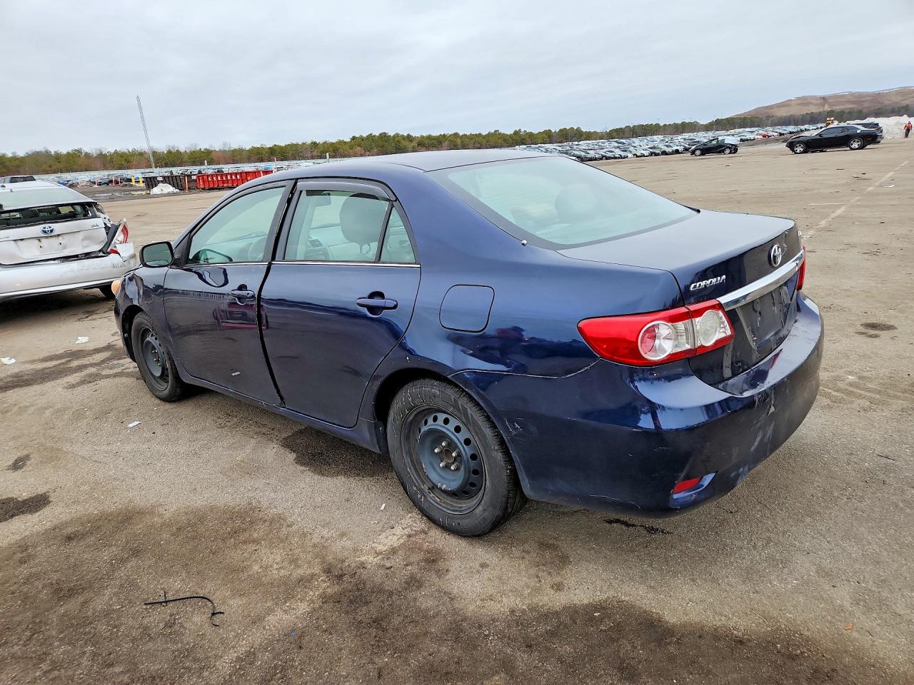 2013 Toyota Corolla Le Blue vin: 2T1BU4EEXDC104435