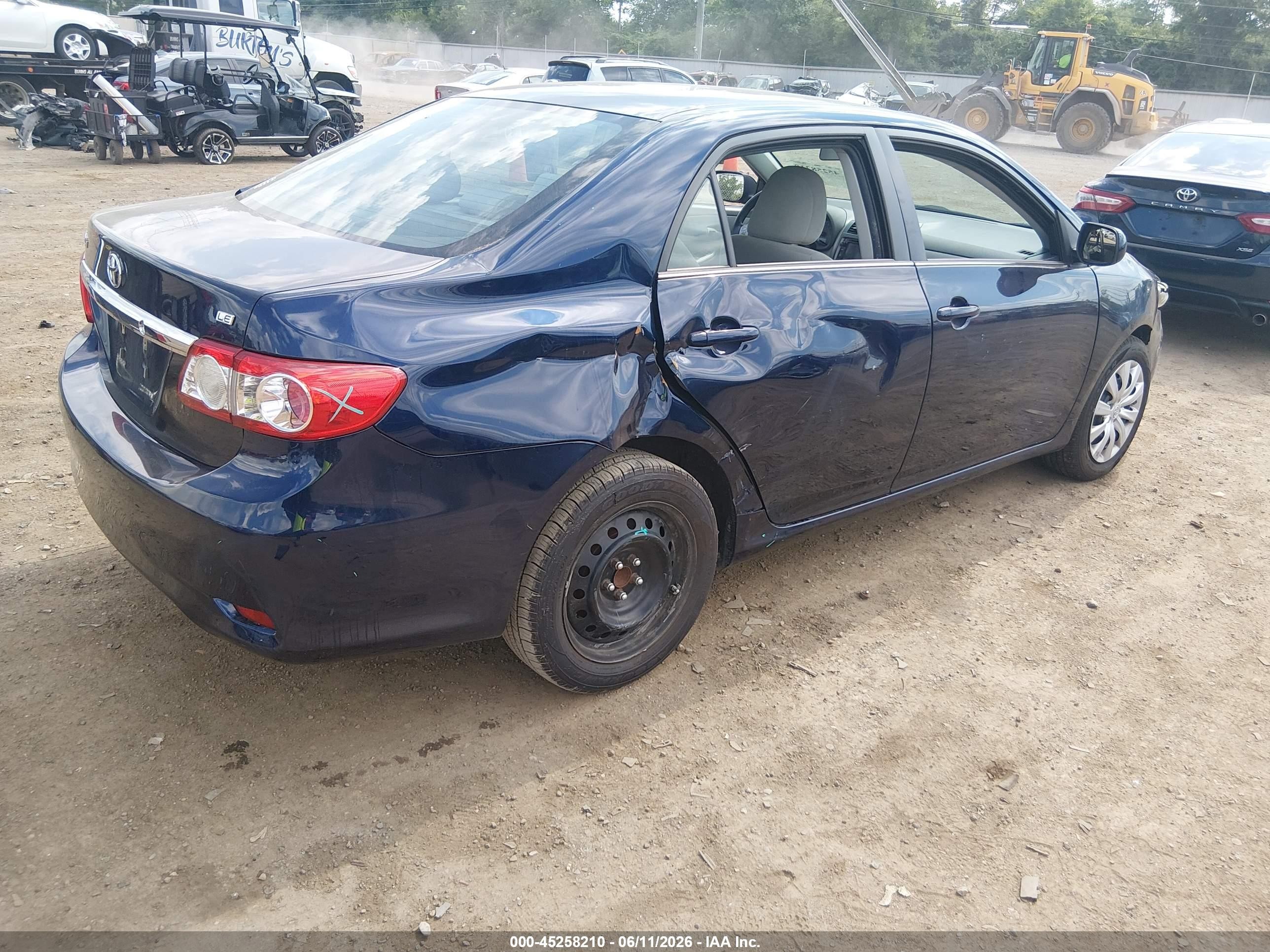 2013 Toyota Corolla Le Dark Blue vin: 2T1BU4EEXDC104810