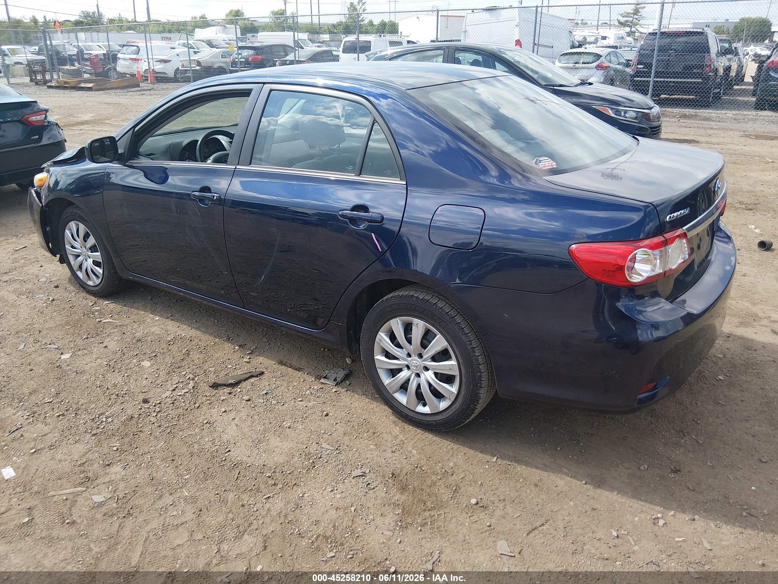 2013 Toyota Corolla Le Dark Blue vin: 2T1BU4EEXDC104810