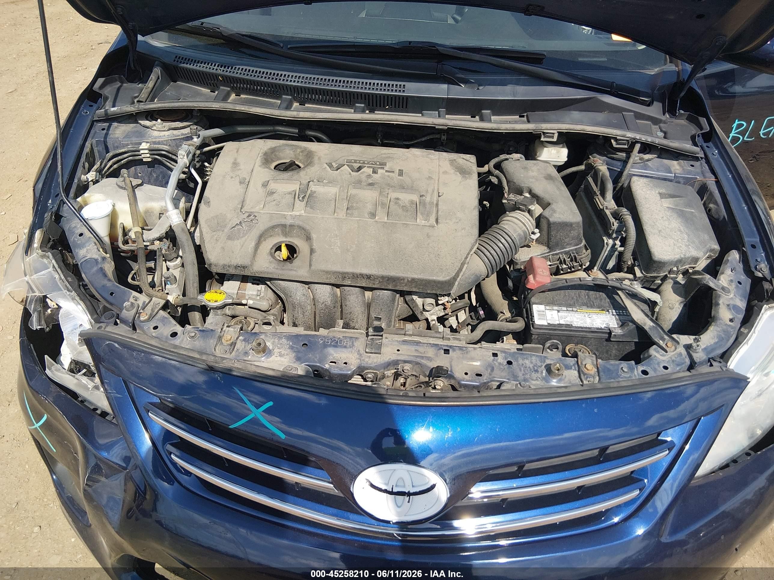 2013 Toyota Corolla Le Dark Blue vin: 2T1BU4EEXDC104810