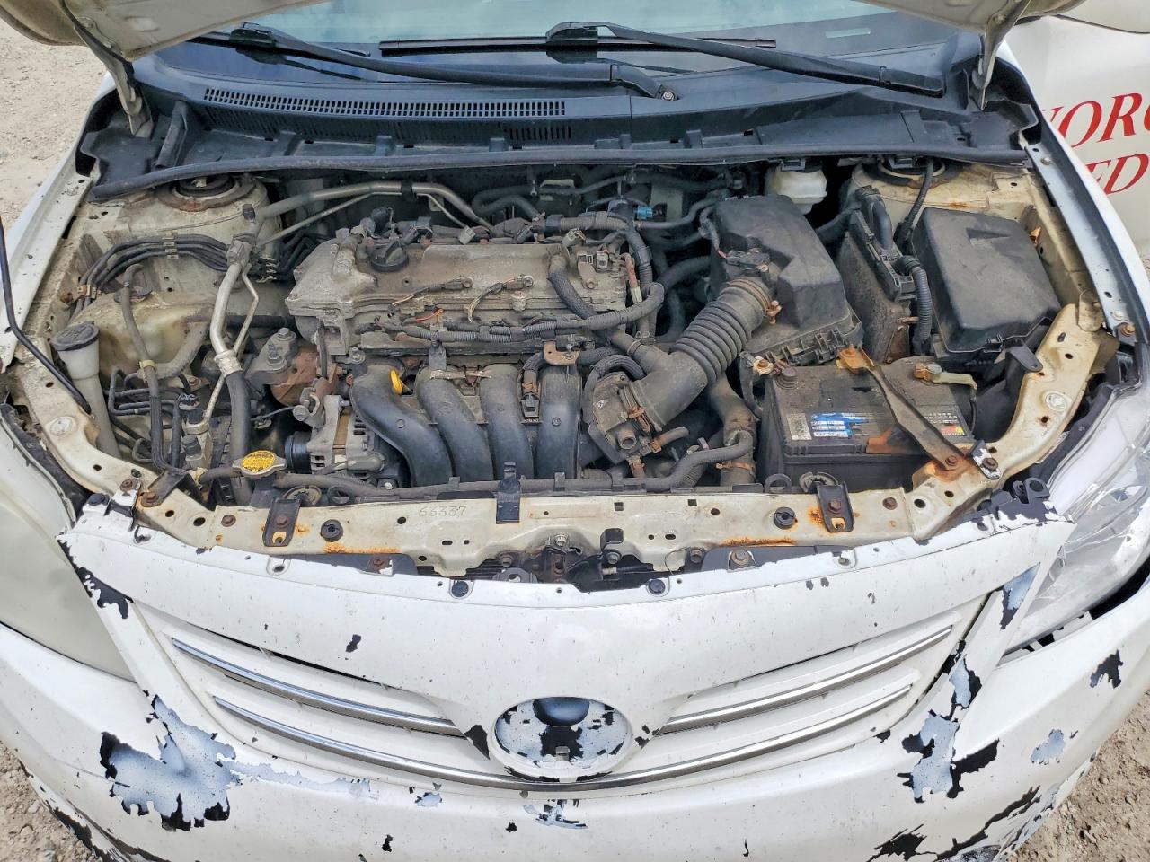 2013 Toyota Corolla Base White vin: 2T1BU4EEXDC921968