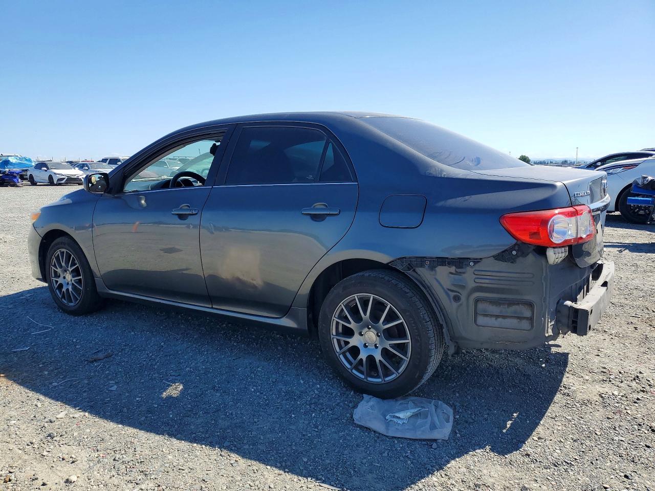 2013 Toyota Corolla Le Gray vin: 2T1BU4EEXDC925535
