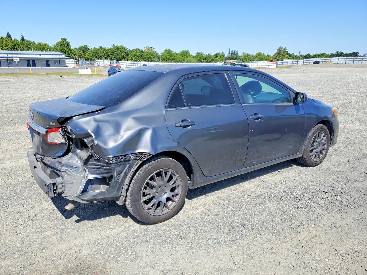2013 Toyota Corolla Le Gray vin: 2T1BU4EEXDC925535