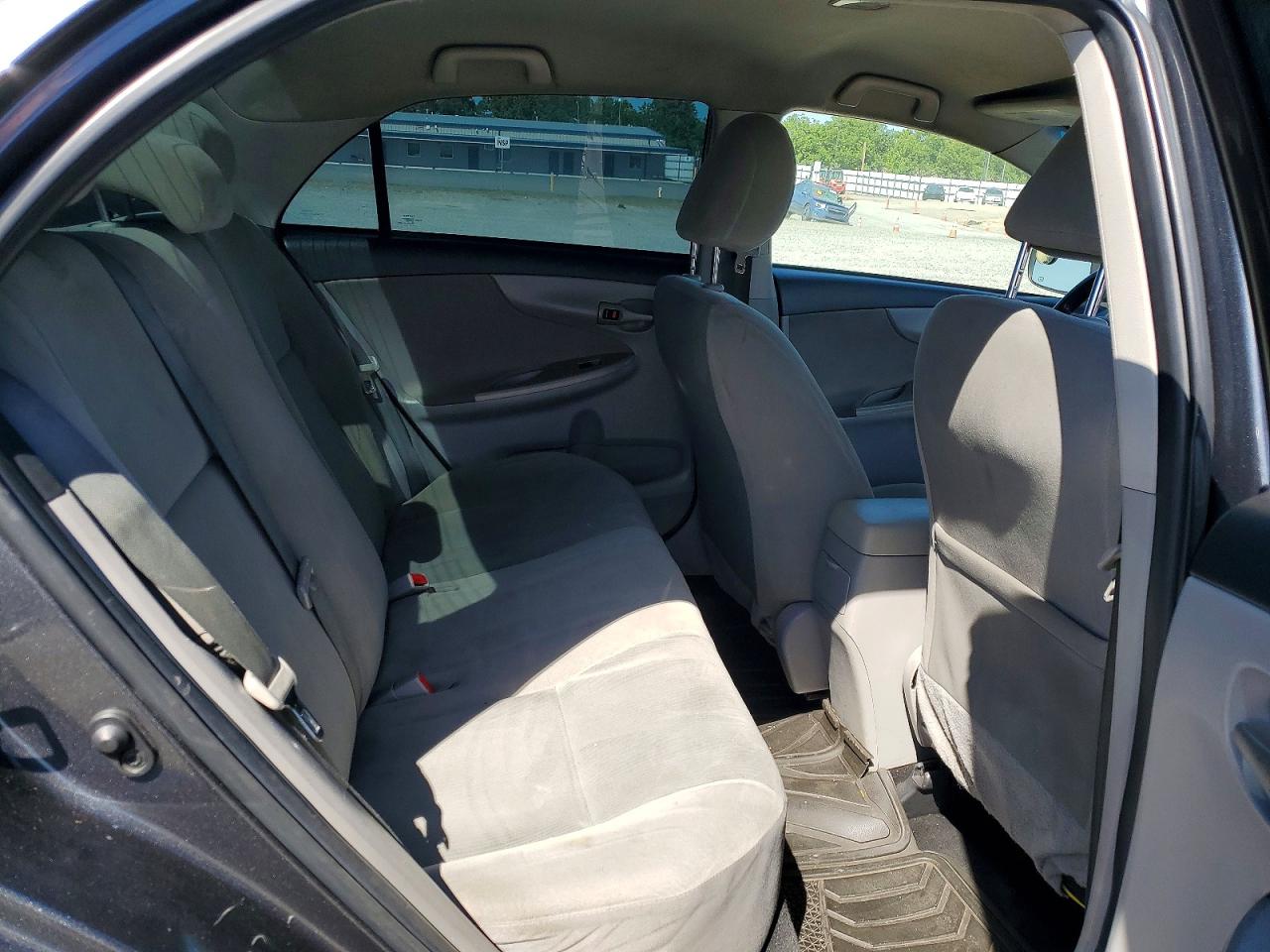 2013 Toyota Corolla Le Gray vin: 2T1BU4EEXDC925535