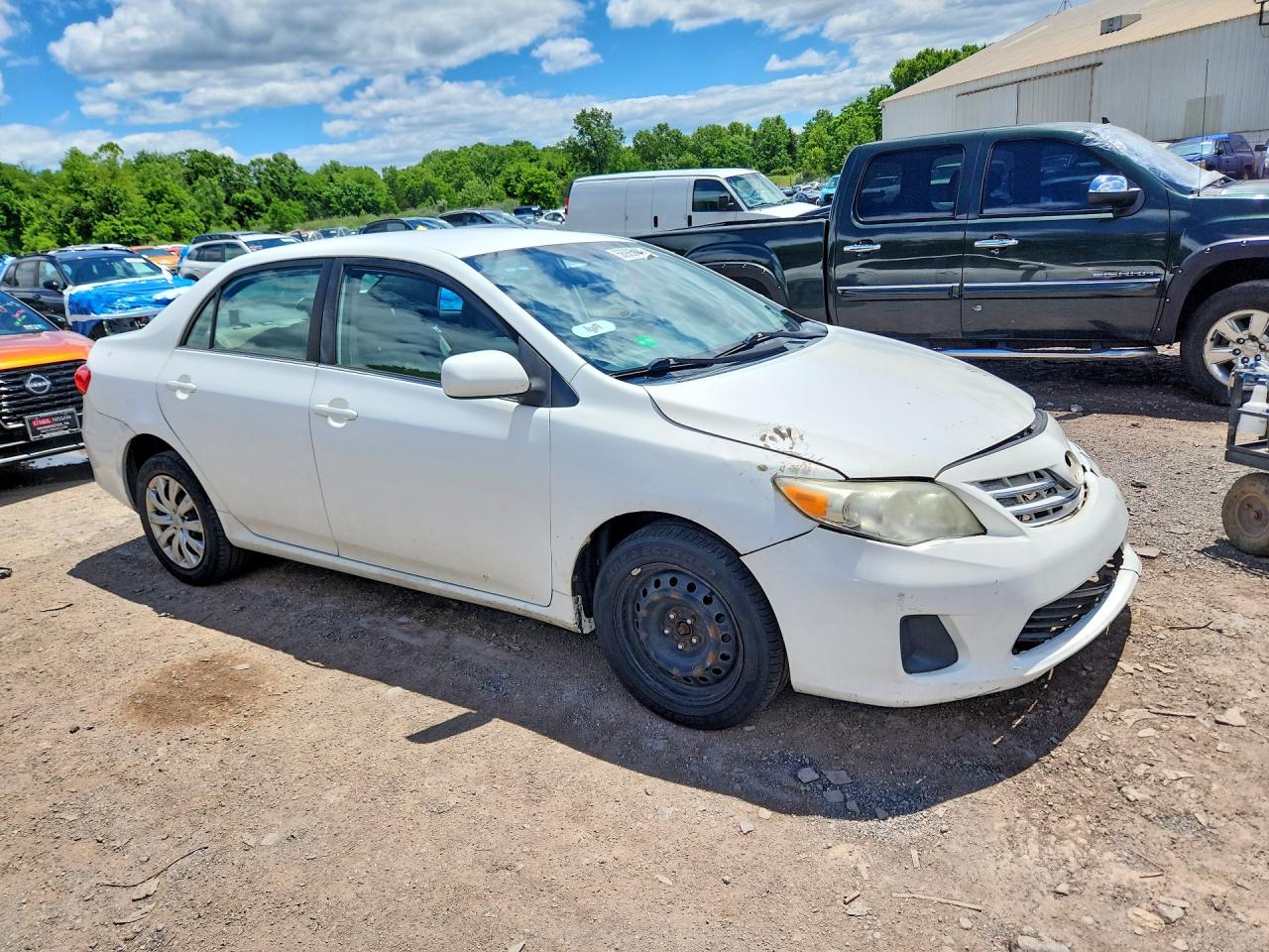 2013 Toyota Corolla Le White vin: 2T1BU4EEXDC928001