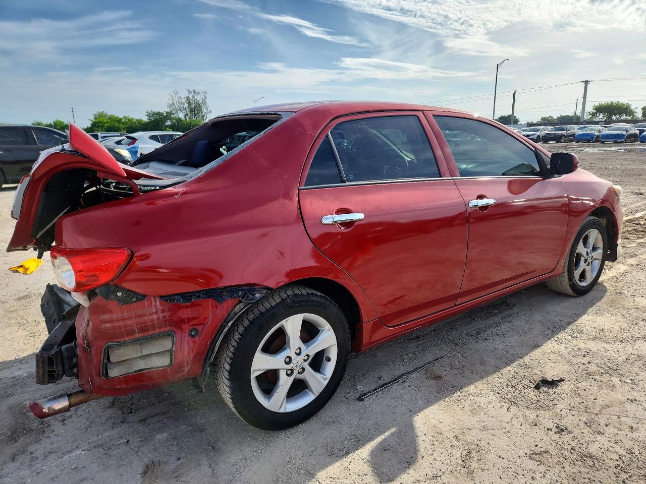2013 Toyota Corolla S Red vin: 2T1BU4EEXDC942271