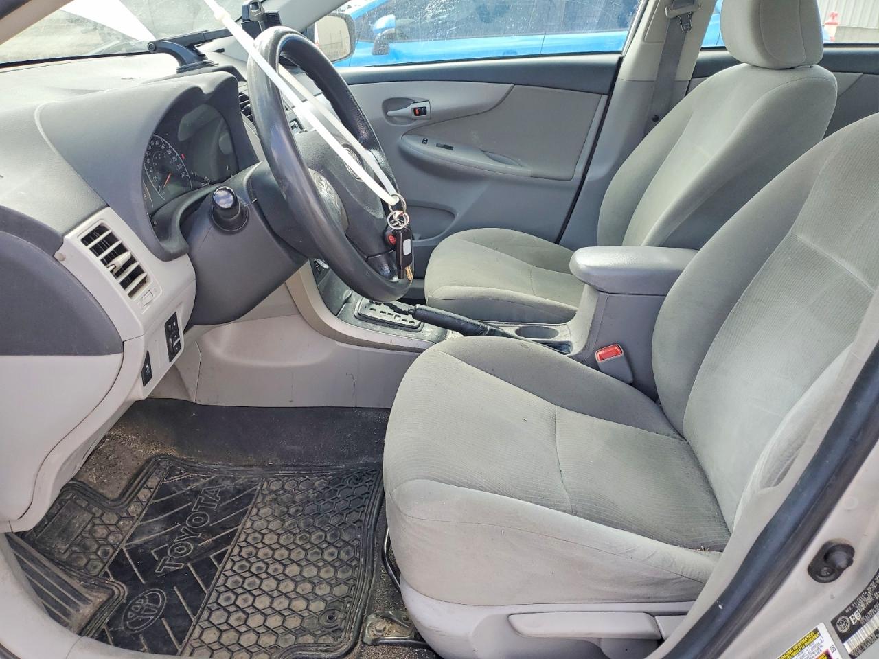 2013 Toyota Corolla L Silver vin: 2T1BU4EEXDC943484