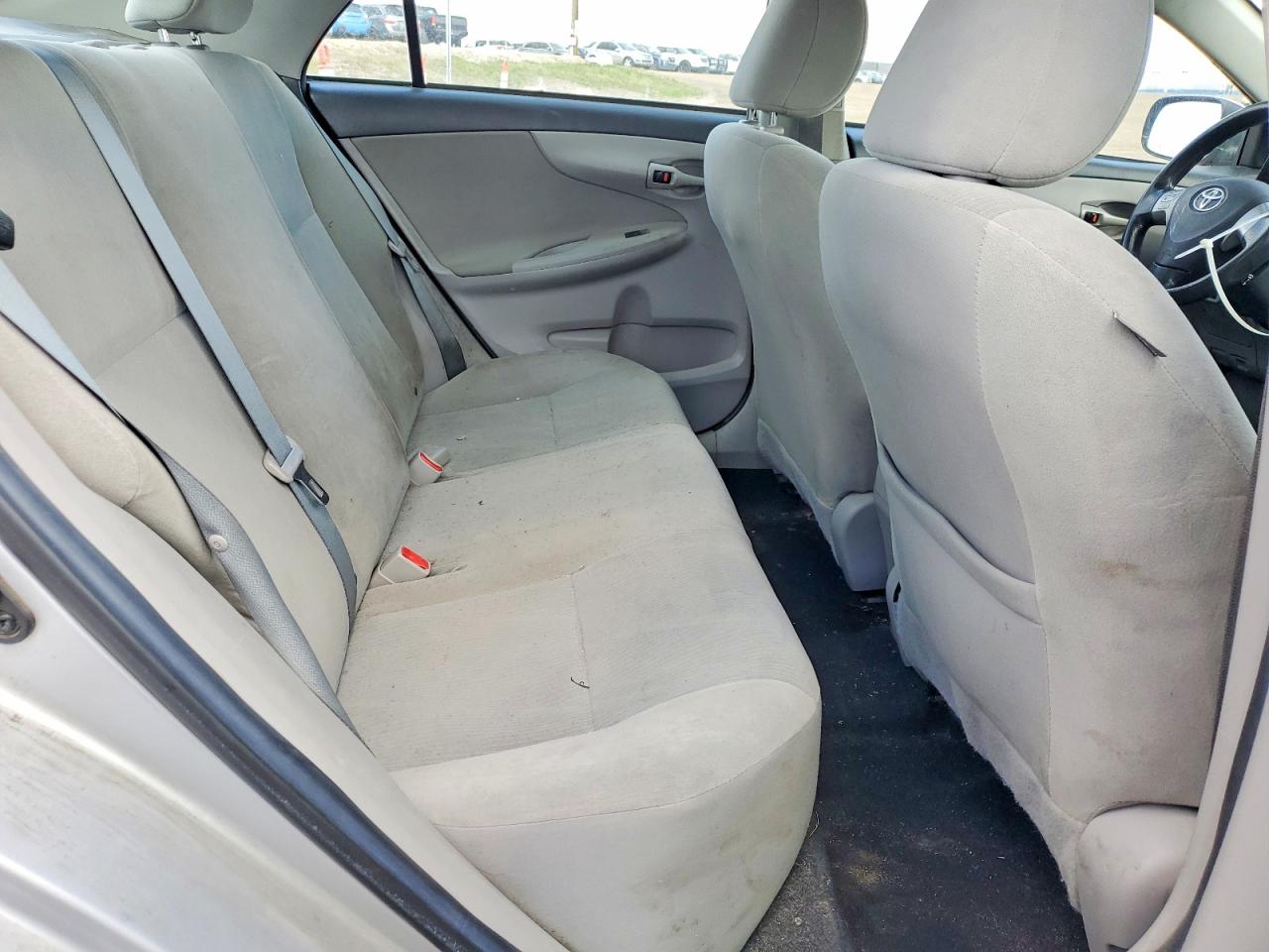 2013 Toyota Corolla L Silver vin: 2T1BU4EEXDC943484