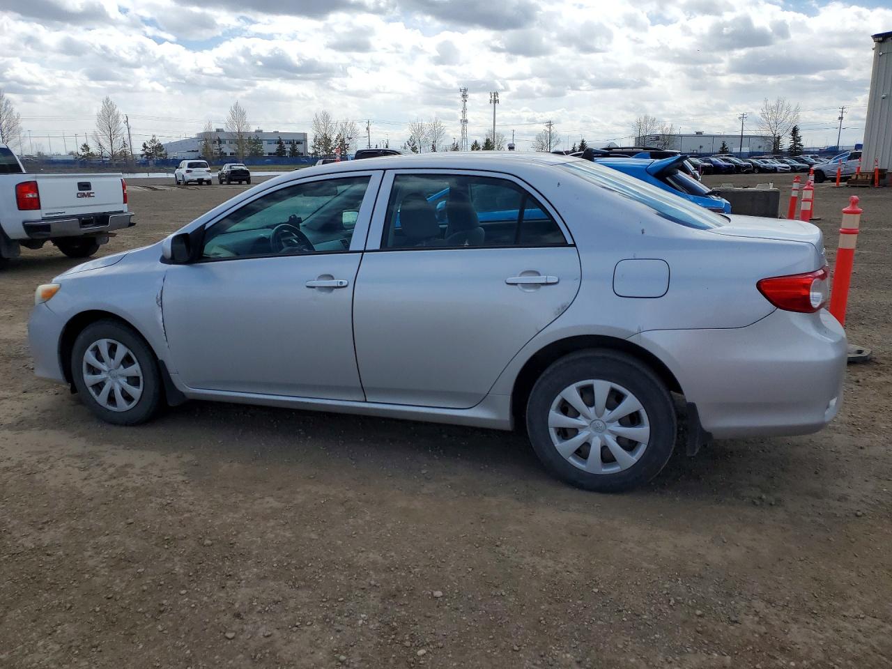 2013 Toyota Corolla L Silver vin: 2T1BU4EEXDC943484