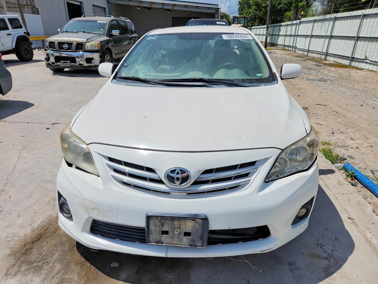 2013 Toyota Corolla L White vin: 2T1BU4EEXDC946630