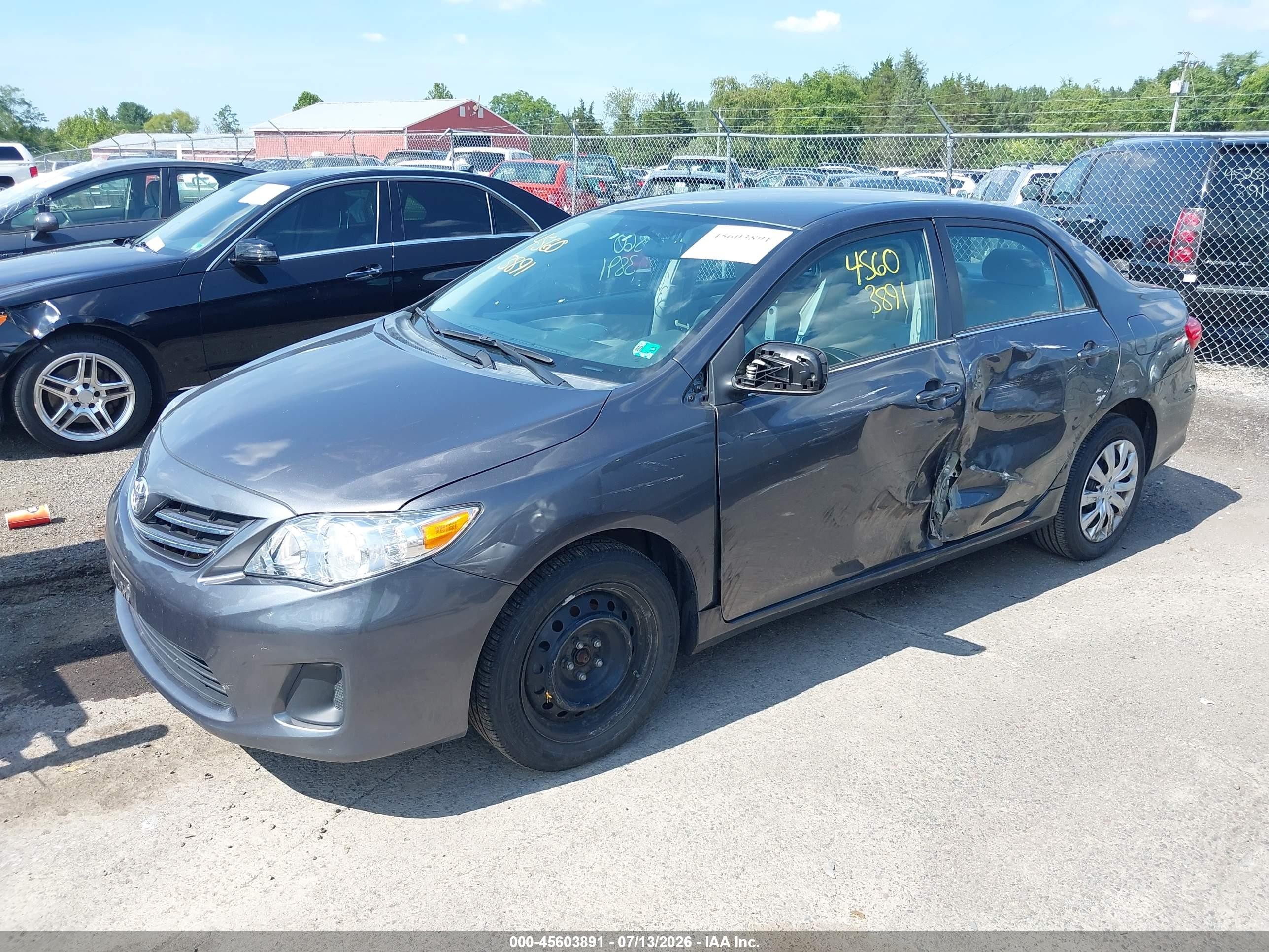 2013 Toyota Corolla Le Gray vin: 2T1BU4EEXDC950385