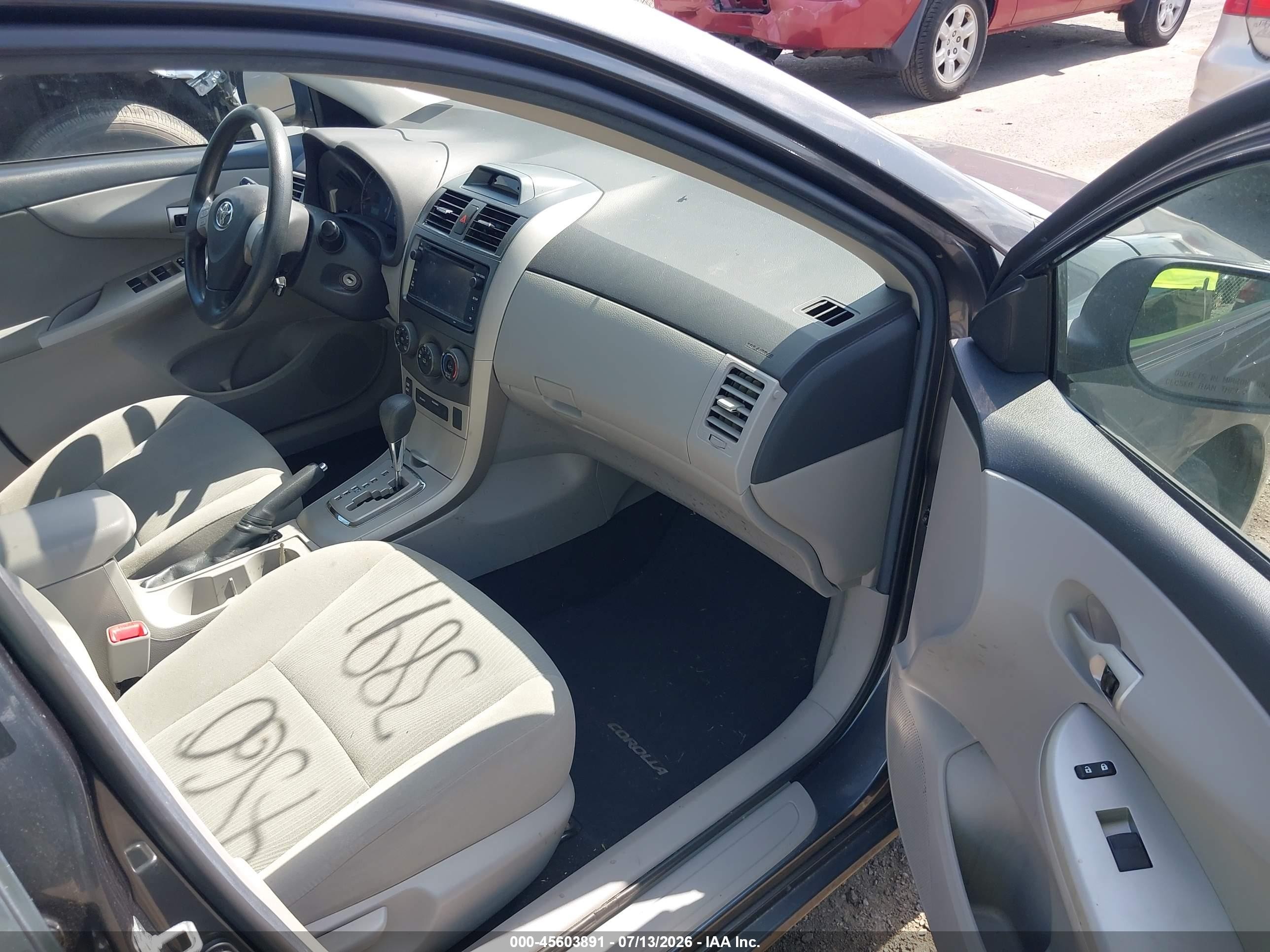 2013 Toyota Corolla Le Gray vin: 2T1BU4EEXDC950385