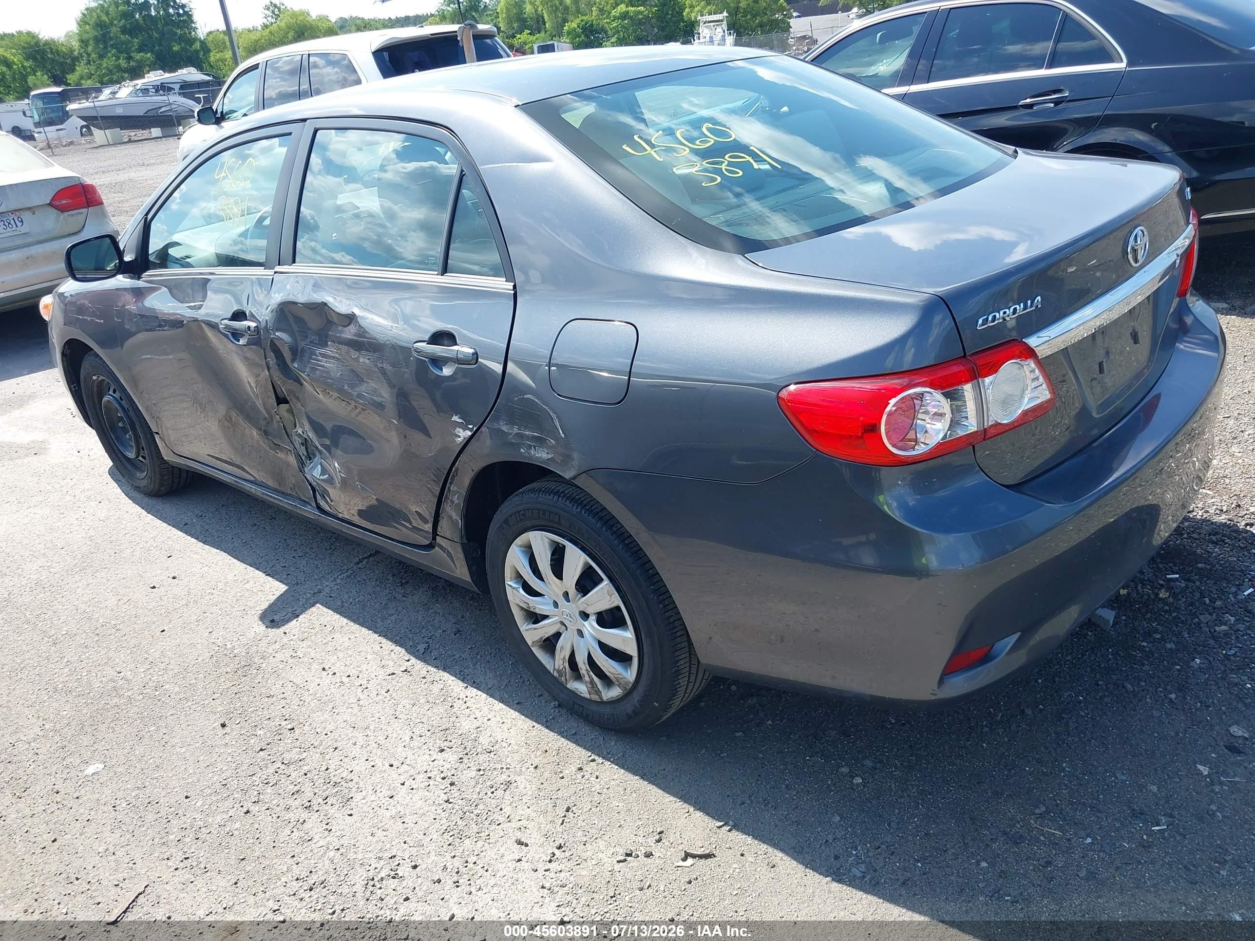 2013 Toyota Corolla Le Gray vin: 2T1BU4EEXDC950385