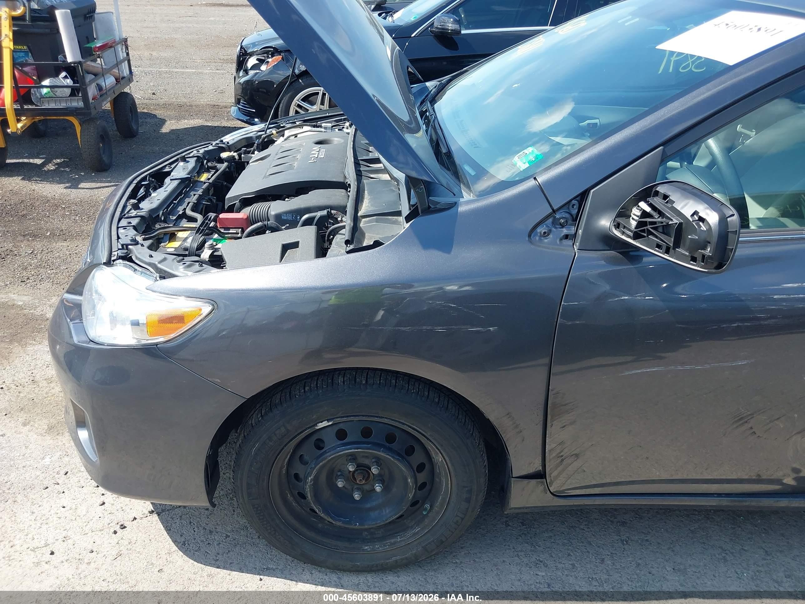 2013 Toyota Corolla Le Gray vin: 2T1BU4EEXDC950385