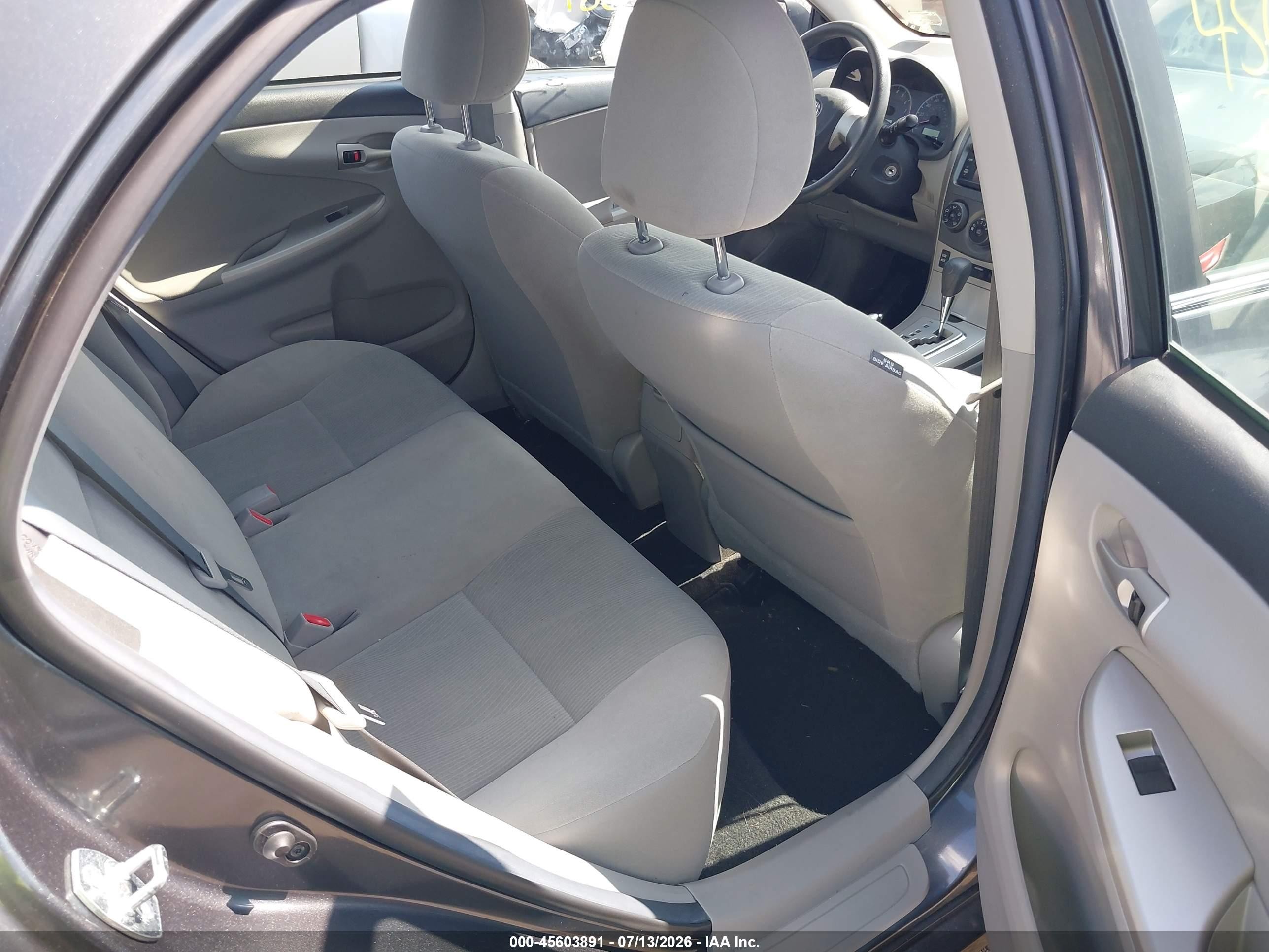 2013 Toyota Corolla Le Gray vin: 2T1BU4EEXDC950385