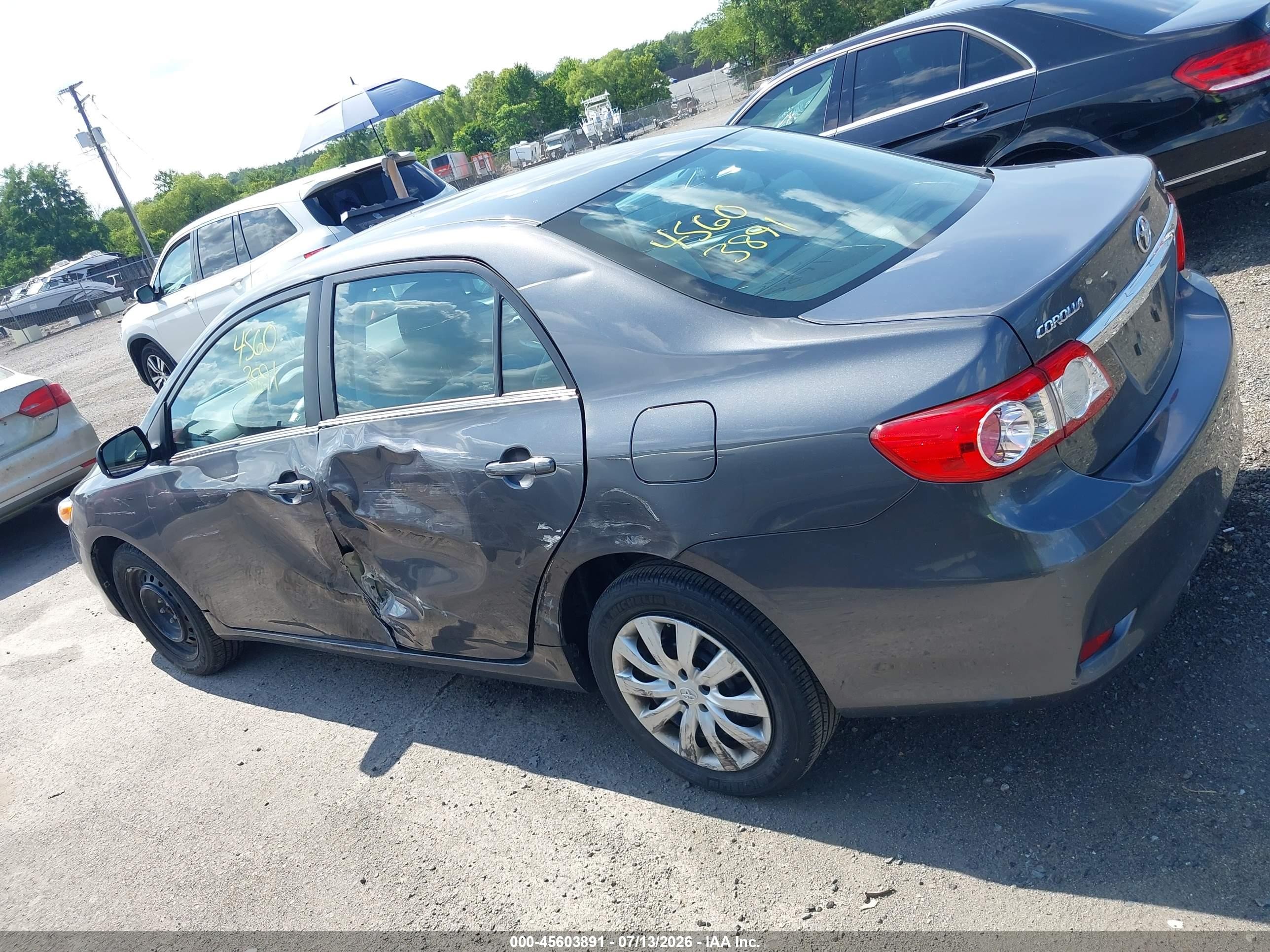2013 Toyota Corolla Le Gray vin: 2T1BU4EEXDC950385