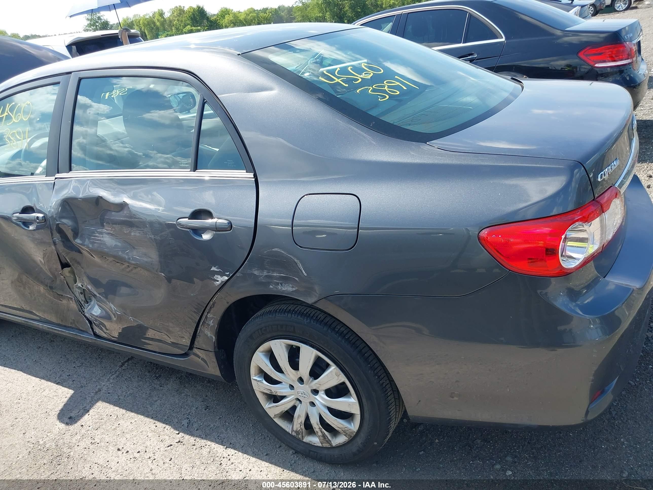 2013 Toyota Corolla Le Gray vin: 2T1BU4EEXDC950385