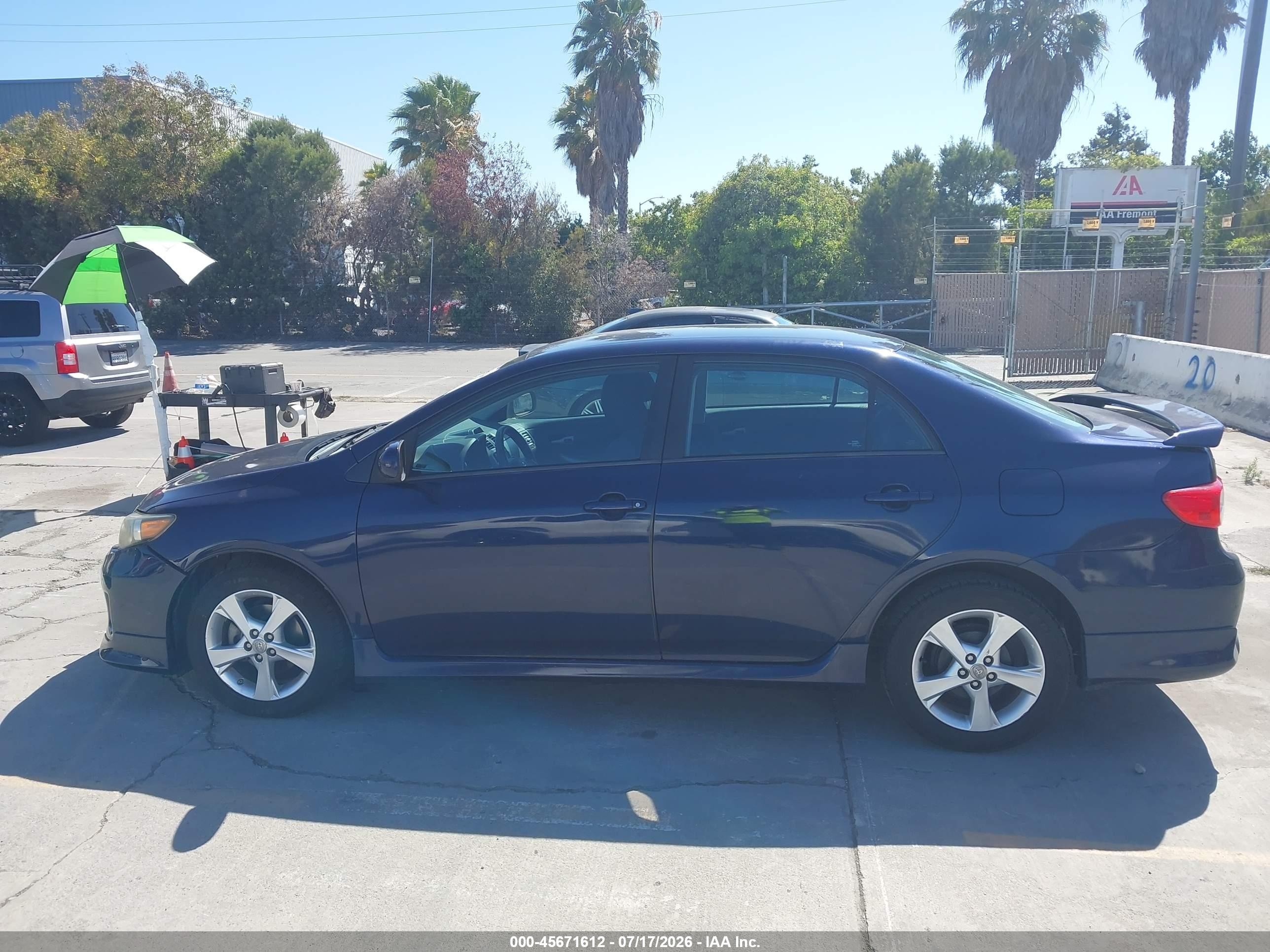 2013 Toyota Corolla S Blue vin: 2T1BU4EEXDC955893