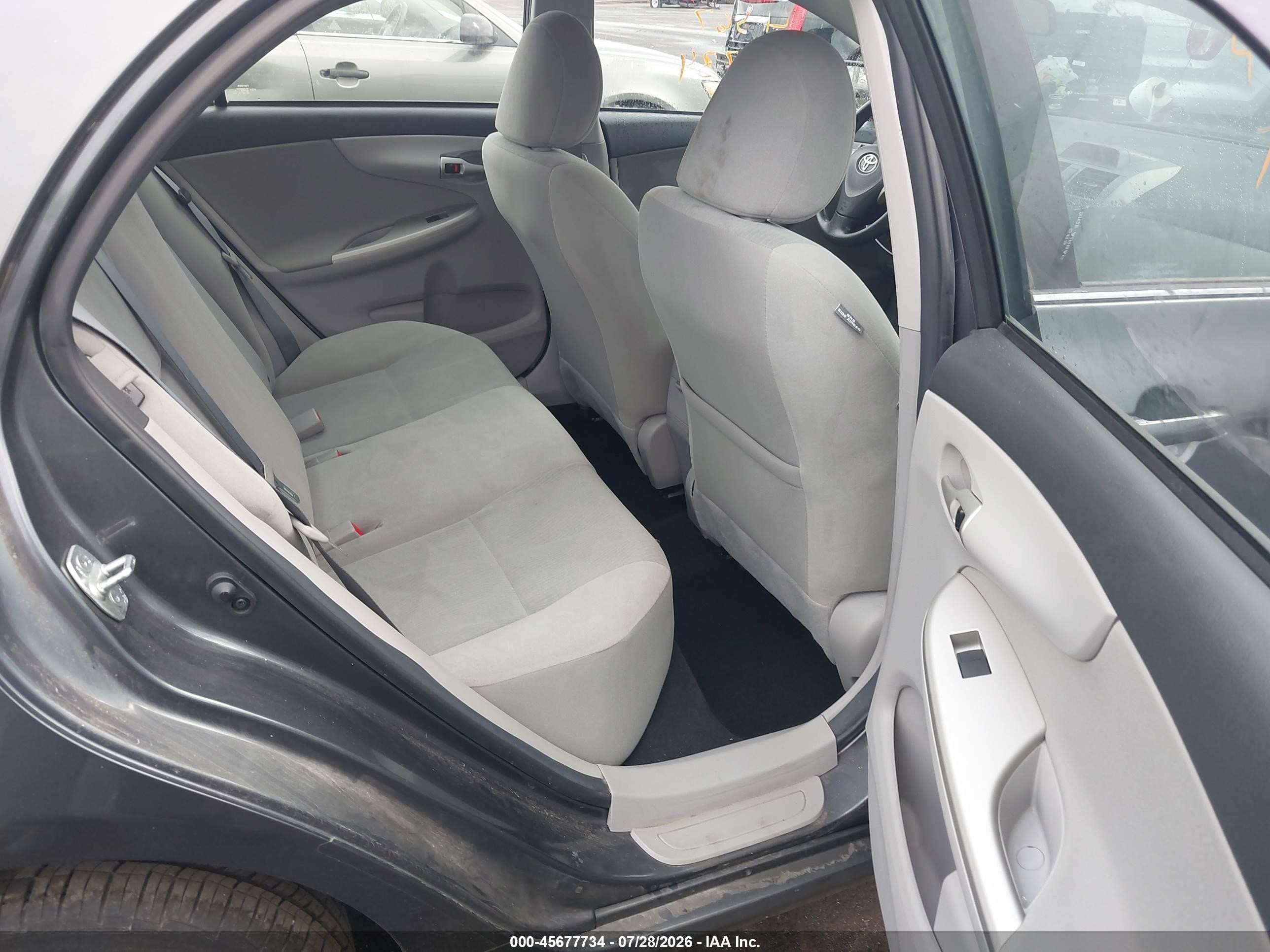 2013 Toyota Corolla Le Gray vin: 2T1BU4EEXDC971382