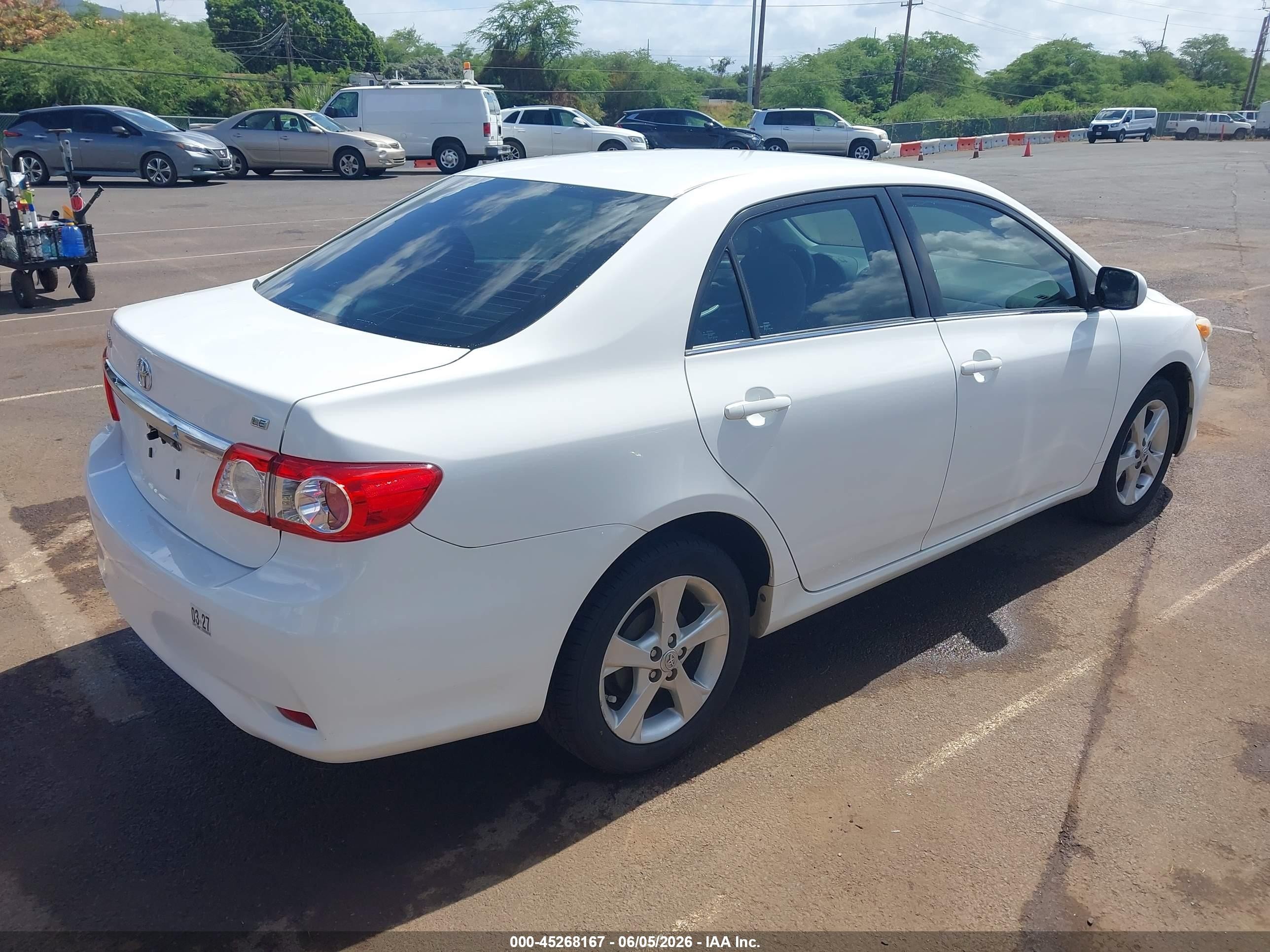 2013 Toyota Corolla Le/le Special Edition White vin: 2T1BU4EEXDC977005