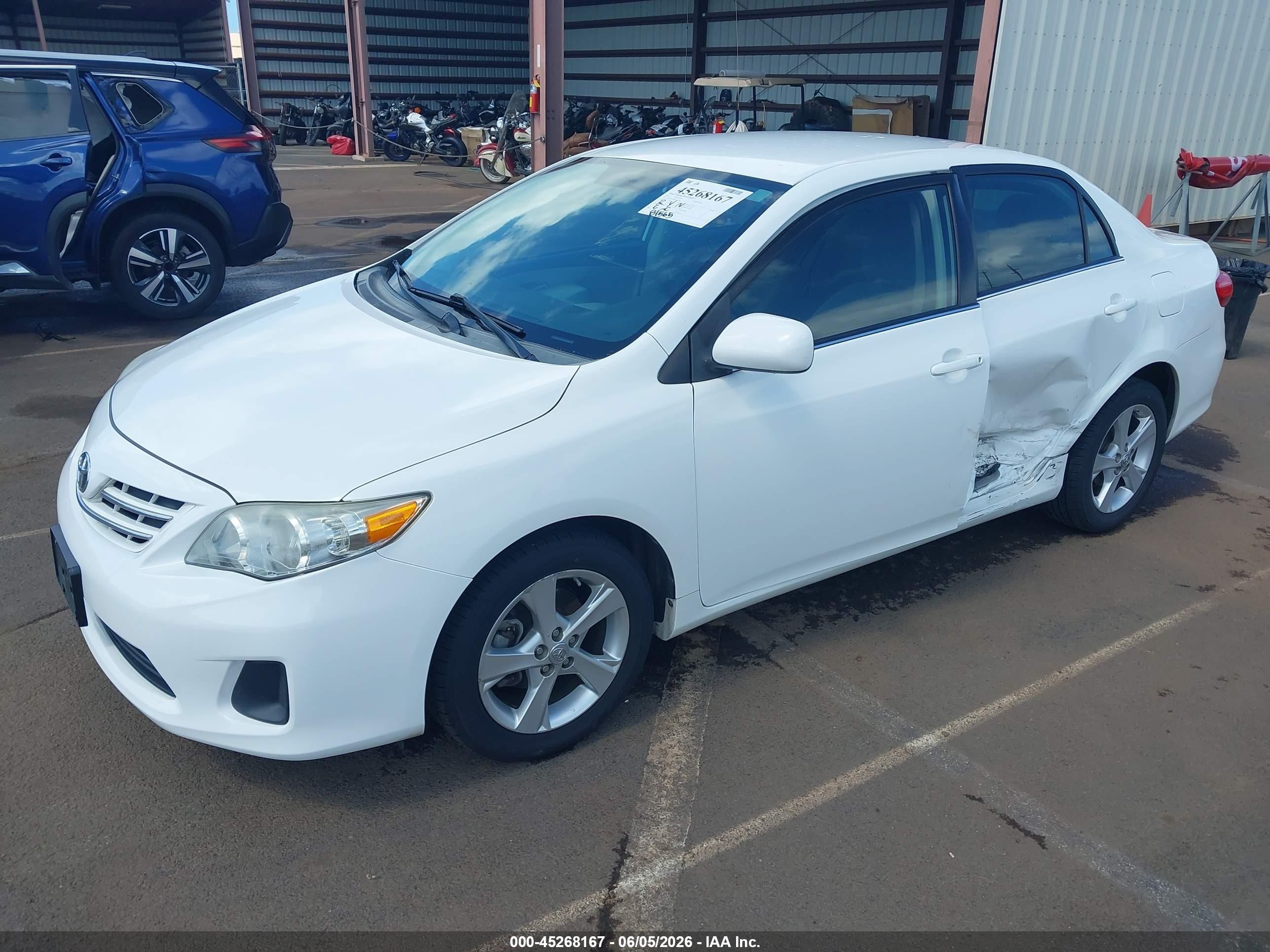 2013 Toyota Corolla Le/le Special Edition White vin: 2T1BU4EEXDC977005