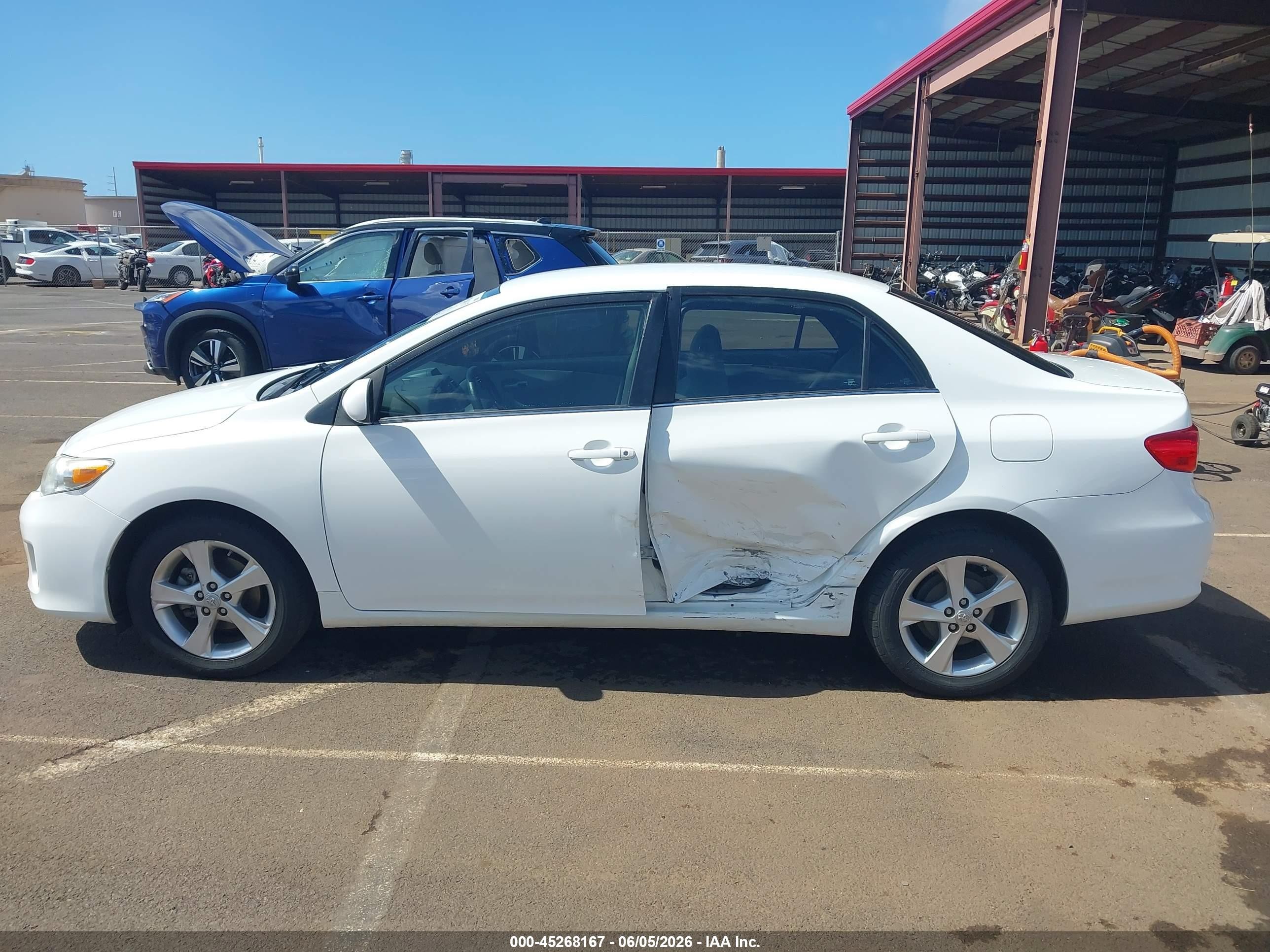 2013 Toyota Corolla Le/le Special Edition White vin: 2T1BU4EEXDC977005