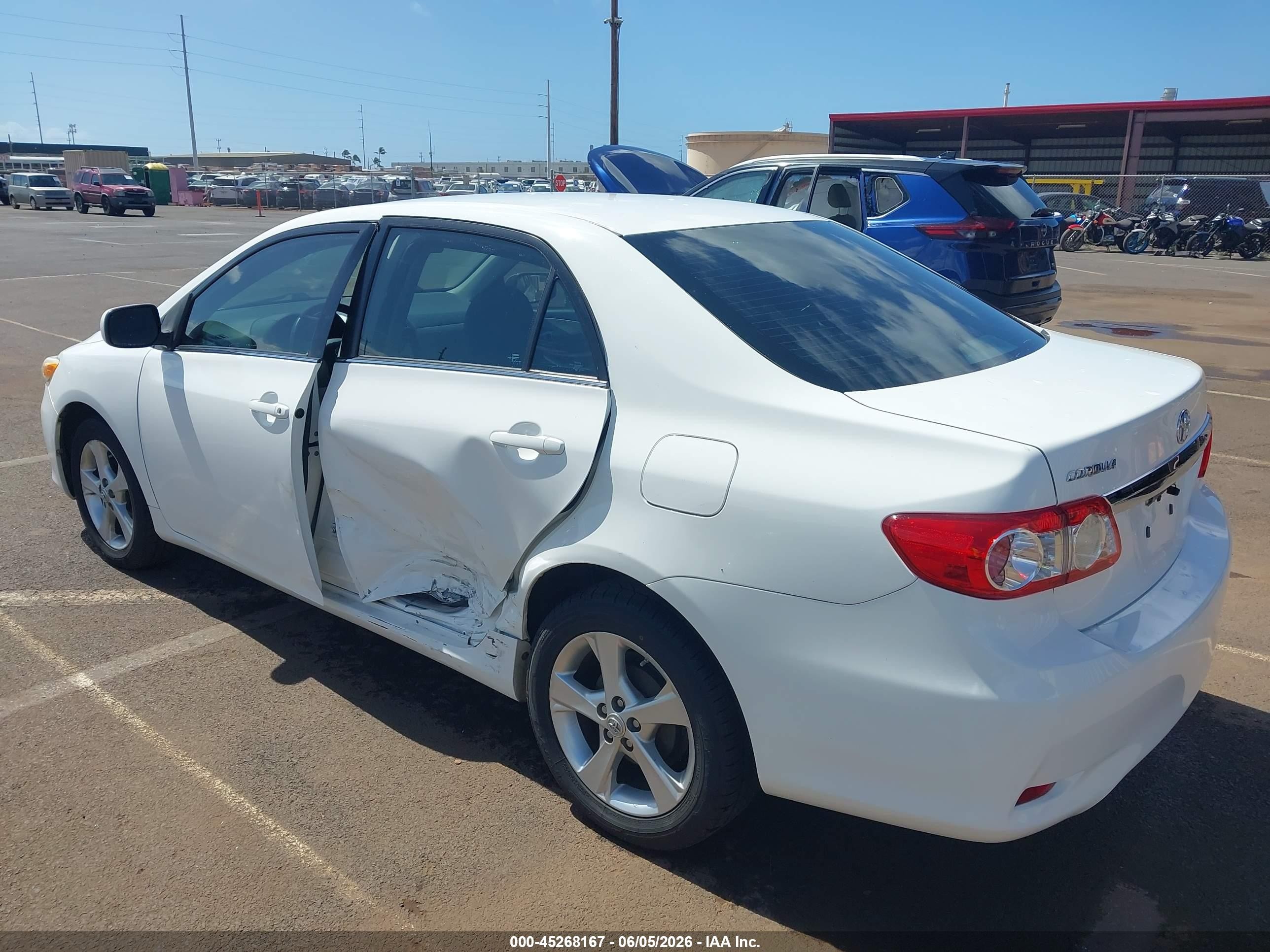 2013 Toyota Corolla Le/le Special Edition White vin: 2T1BU4EEXDC977005