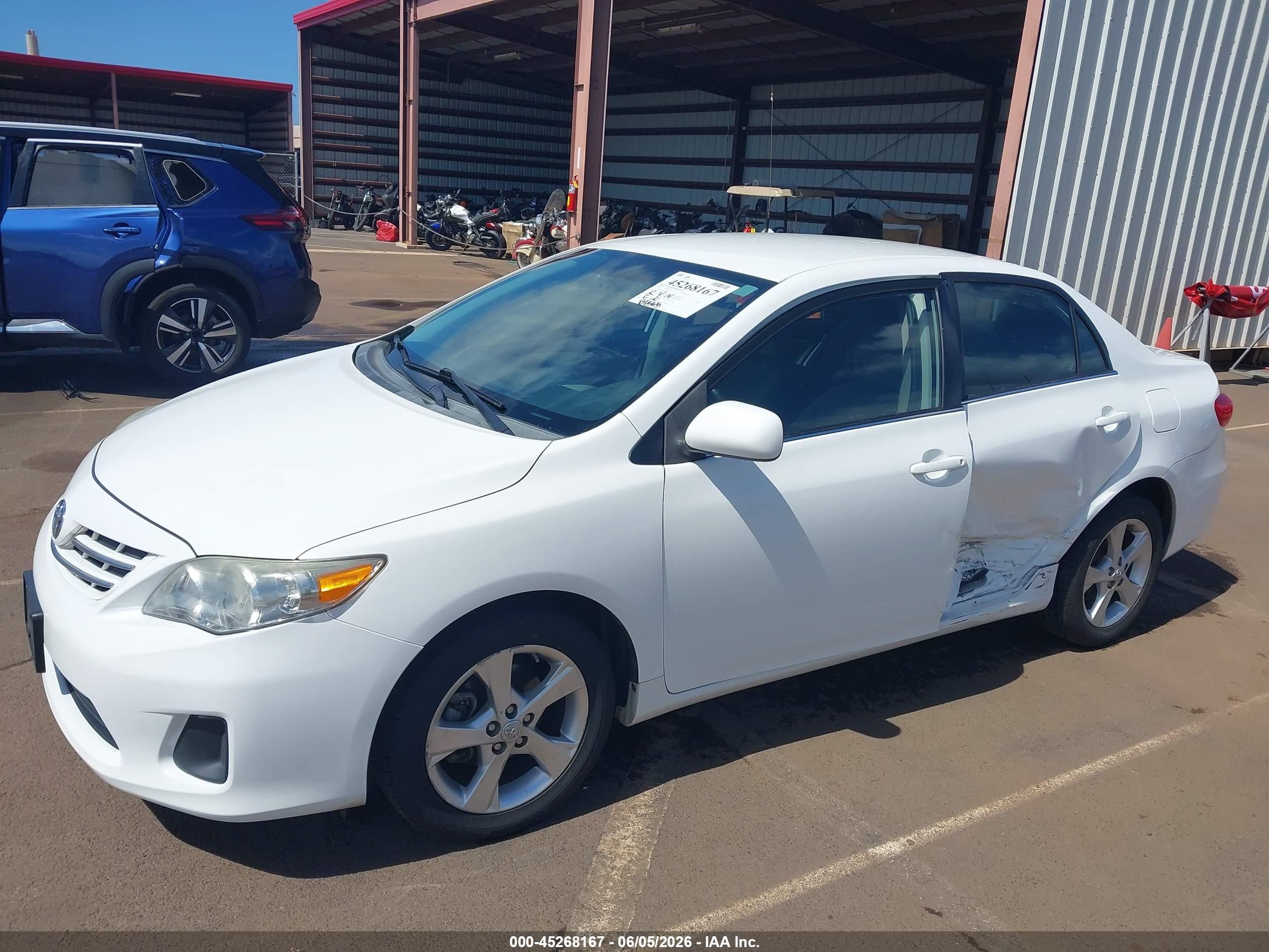 2013 Toyota Corolla Le/le Special Edition White vin: 2T1BU4EEXDC977005