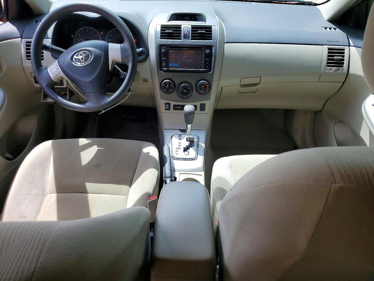 2013 Toyota Corolla Le Red vin: 2T1BU4EEXDC991485