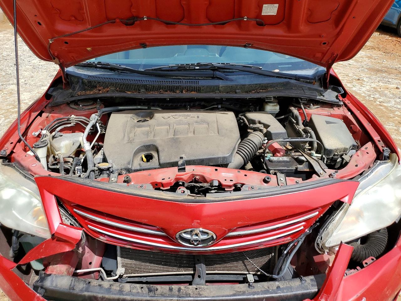 2013 Toyota Corolla Le Red vin: 2T1BU4EEXDC991485