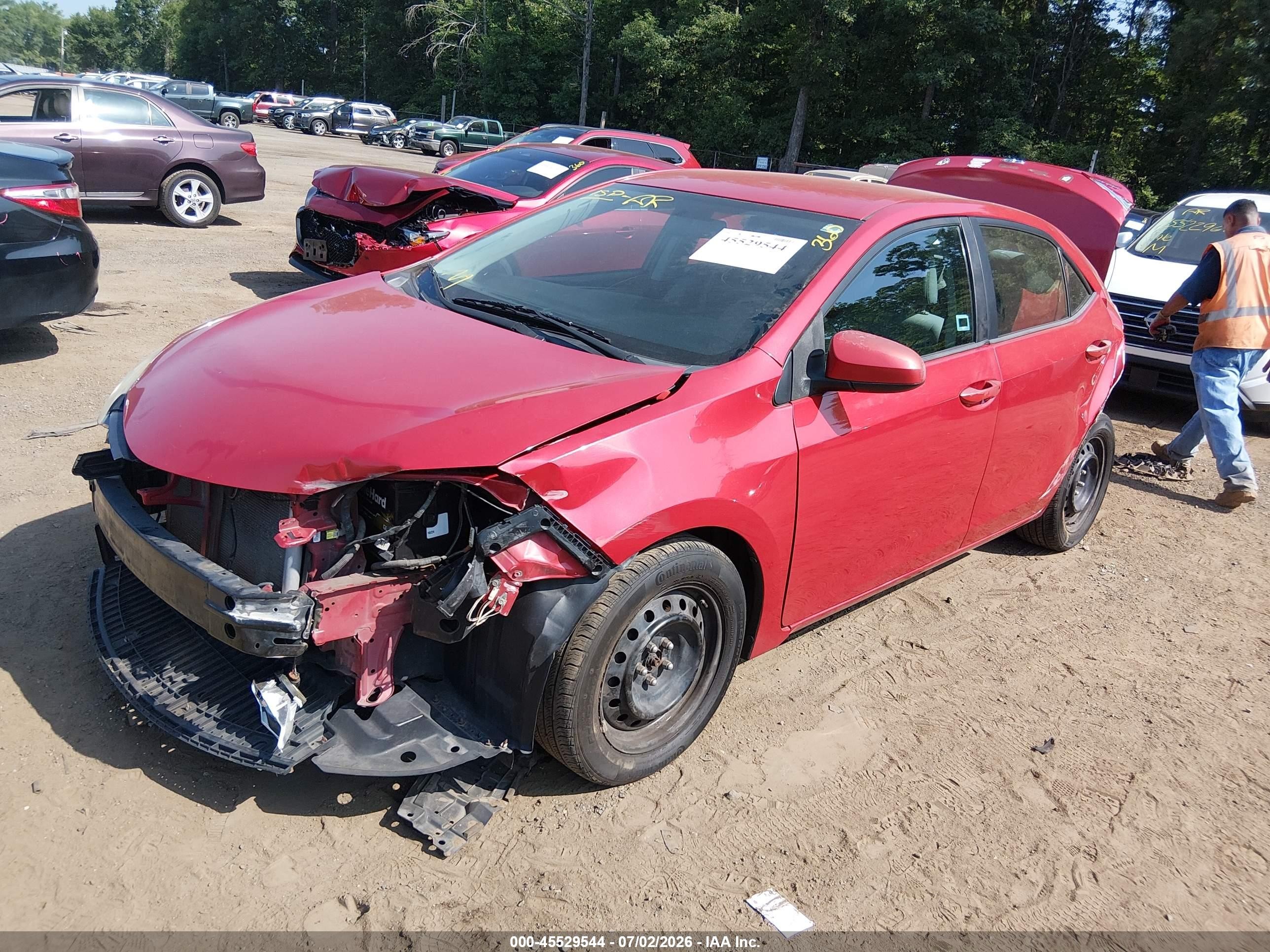 2014 Toyota Corolla Le Red vin: 2T1BURHE0EC012101