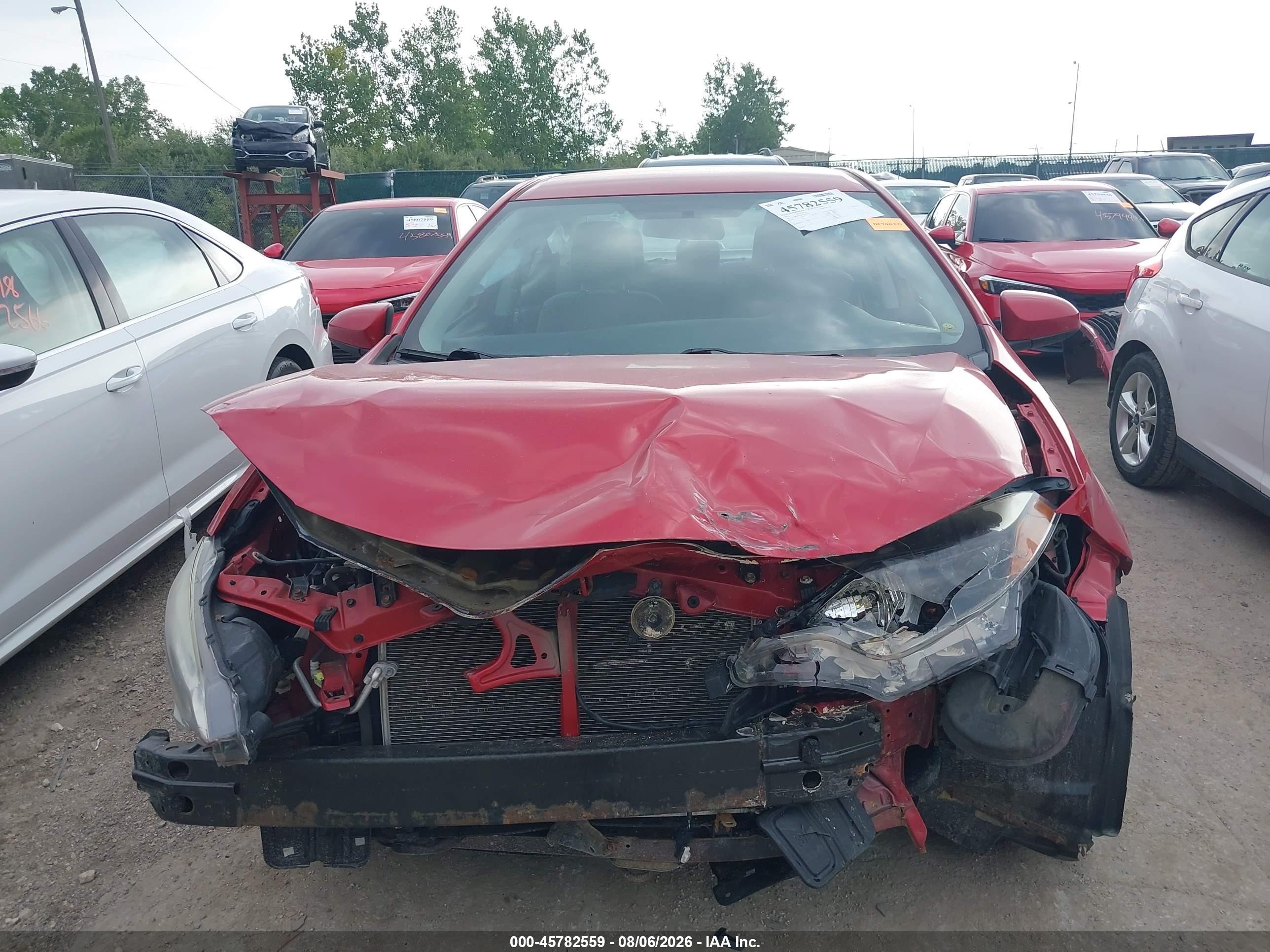 2014 Toyota Corolla Le Red vin: 2T1BURHE0EC060536